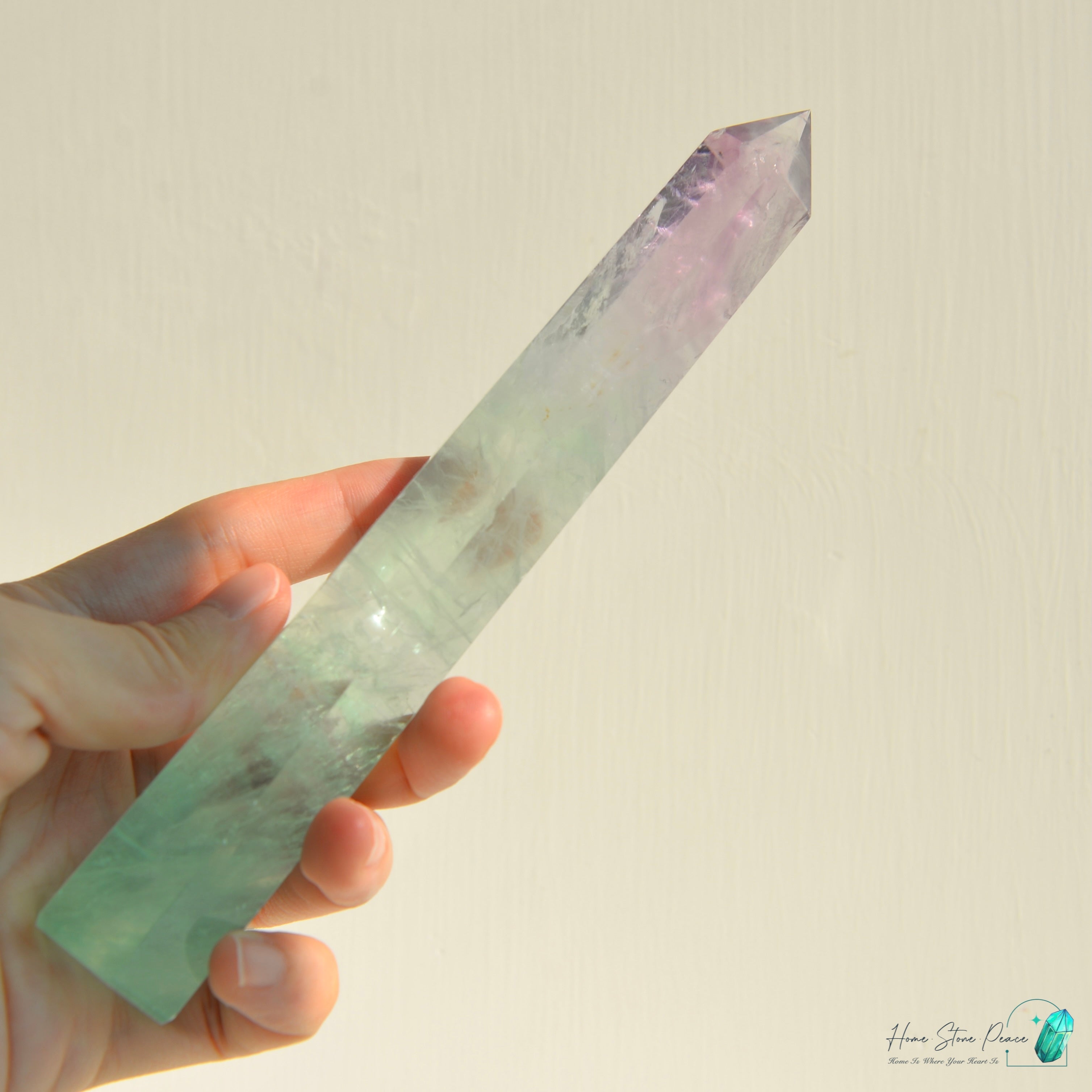 半透明螢石柱 Fluorite Tower
