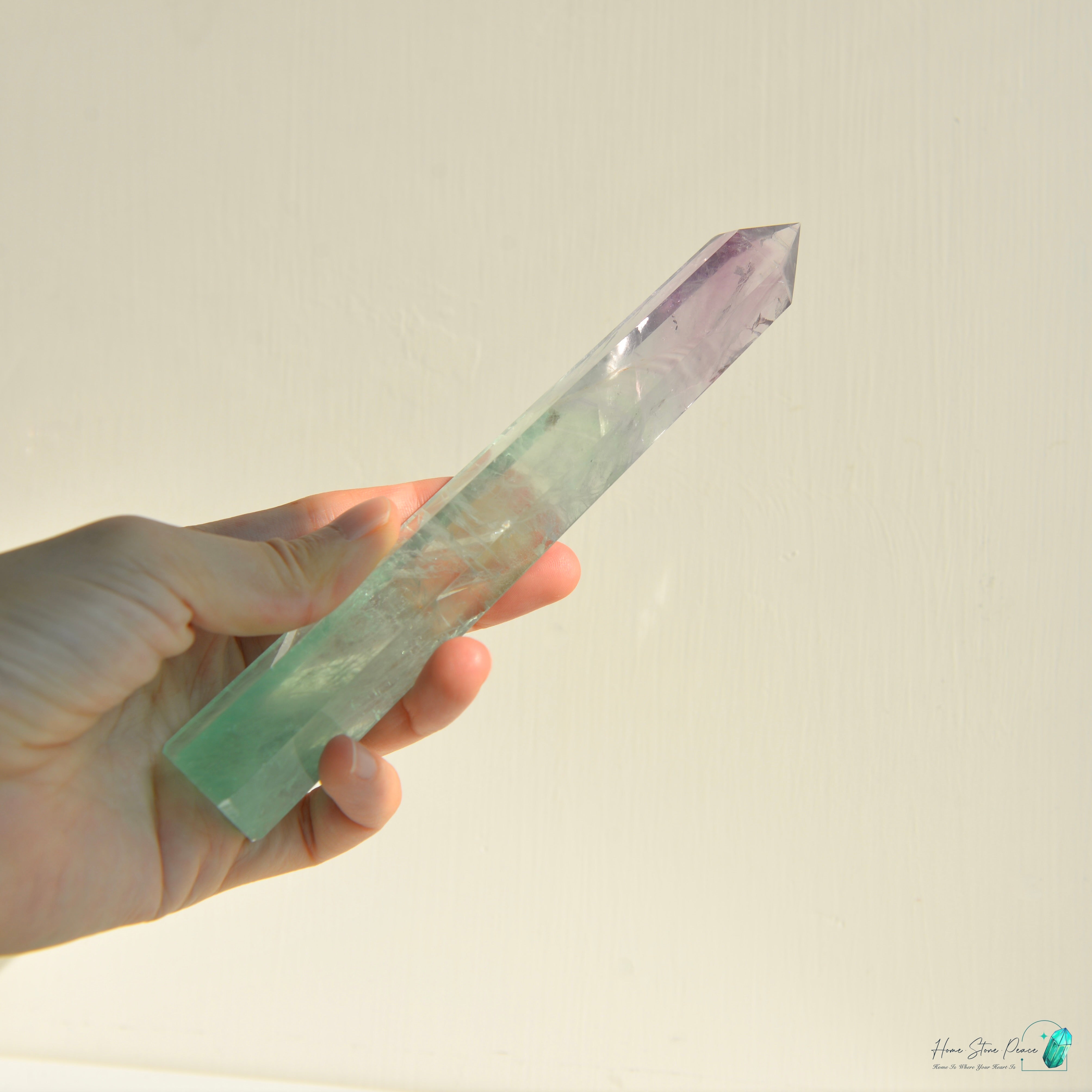 半透明螢石柱 Fluorite Tower