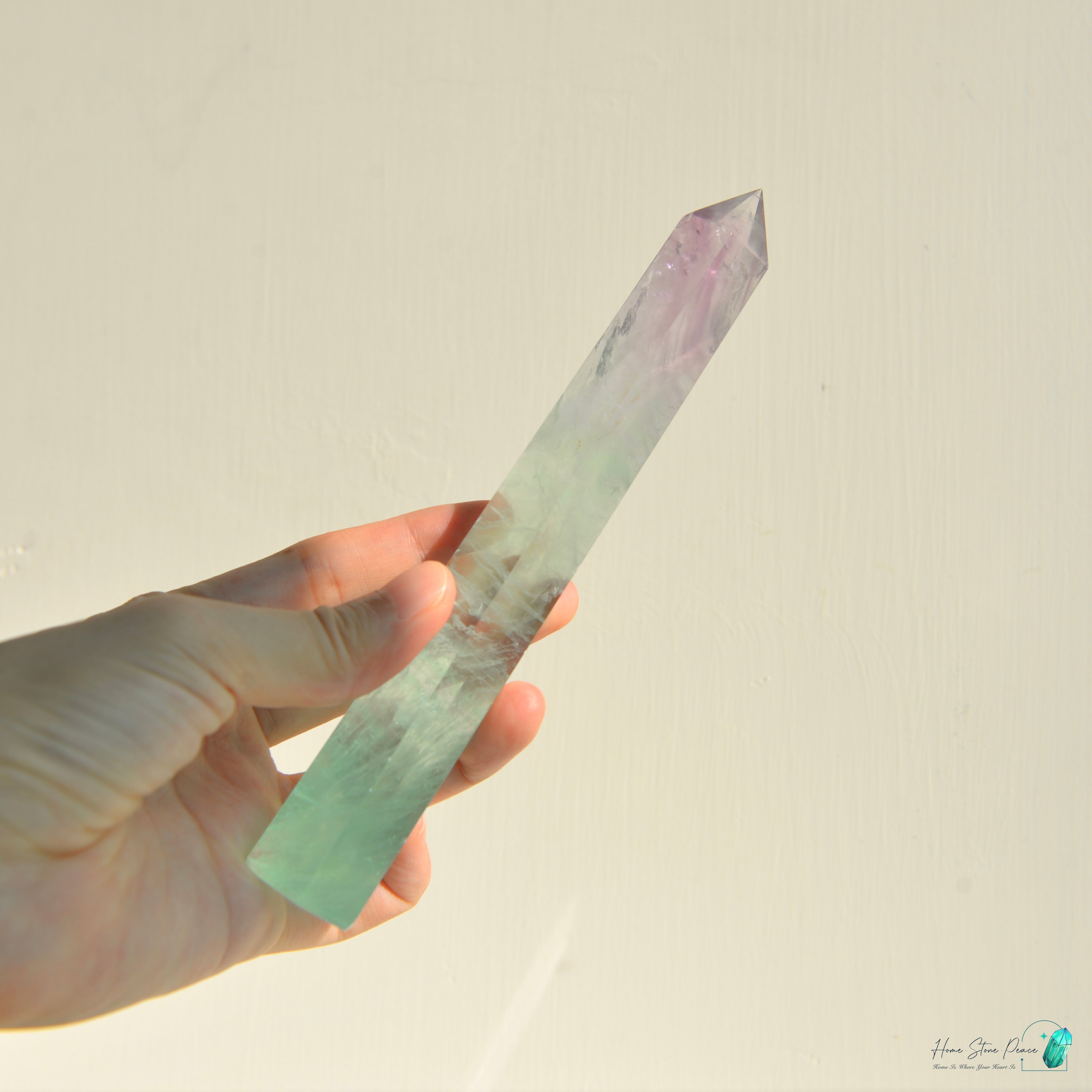 半透明螢石柱 Fluorite Tower