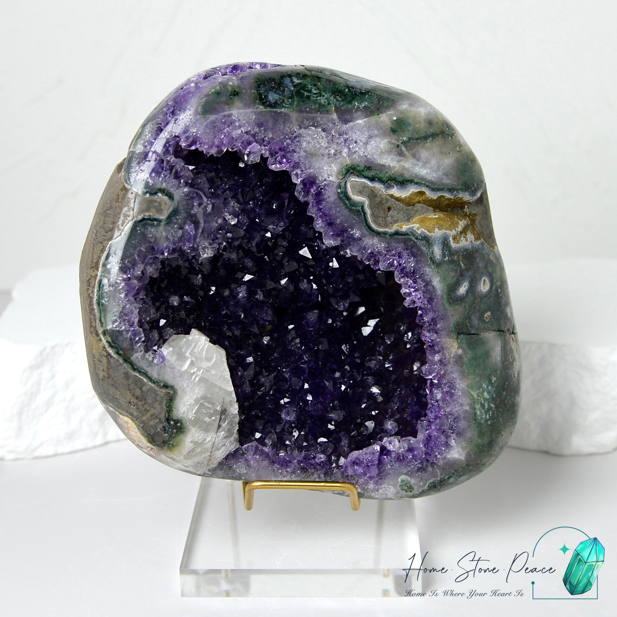 紫水晶方解石共生晶洞 Amethyst and Calcite Geode