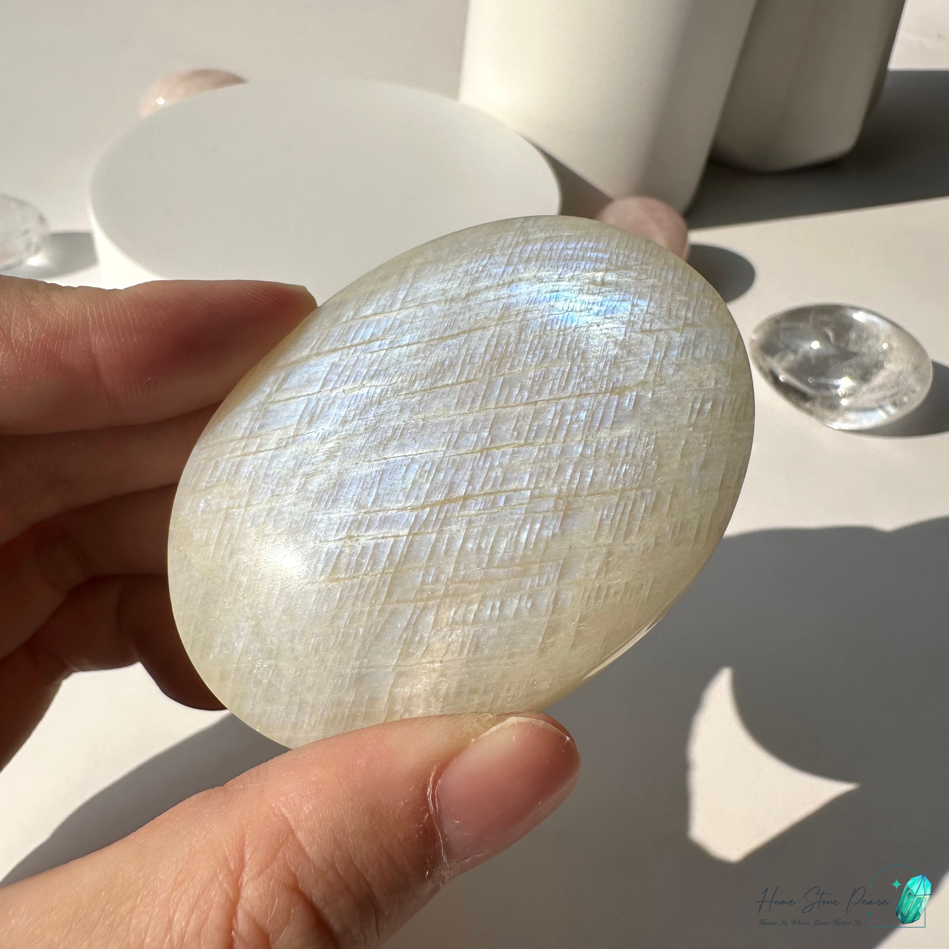坦桑尼亞月光石手握石 Tanzanian Moonstone Palm Stone