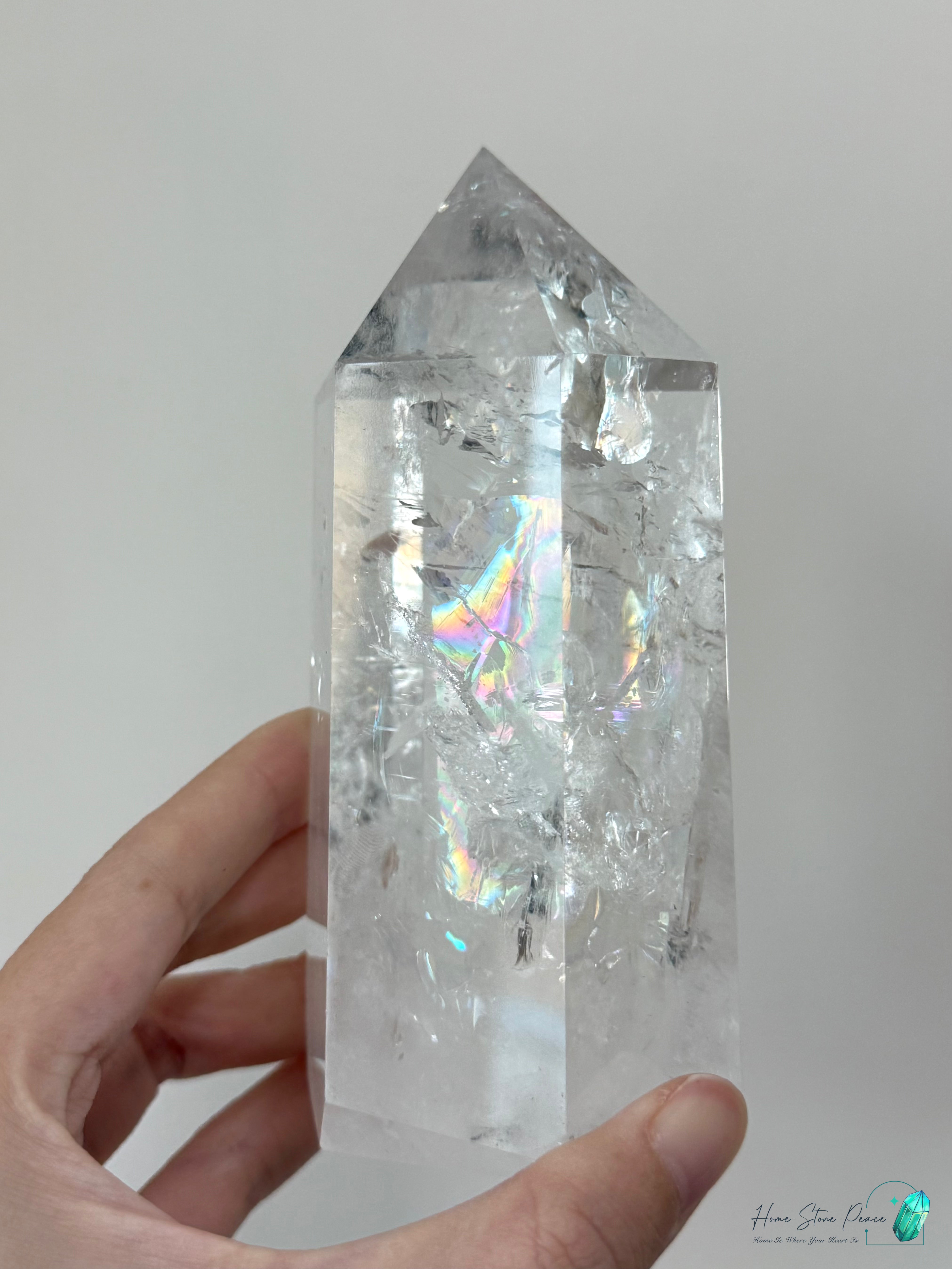 彩虹白水晶柱 Clear Quartz Tower with Rainbows