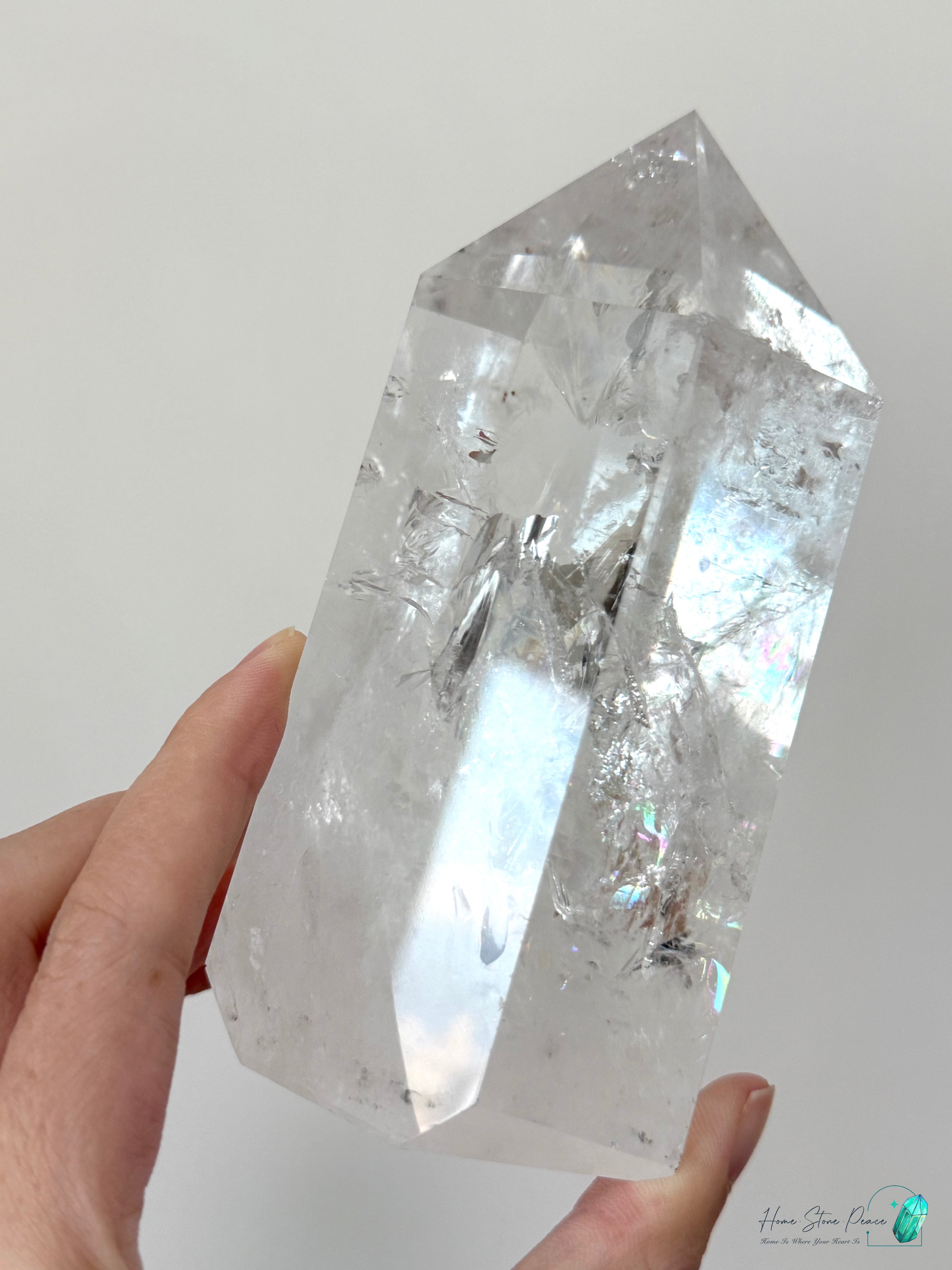 彩虹白水晶柱 Clear Quartz Tower with Rainbows
