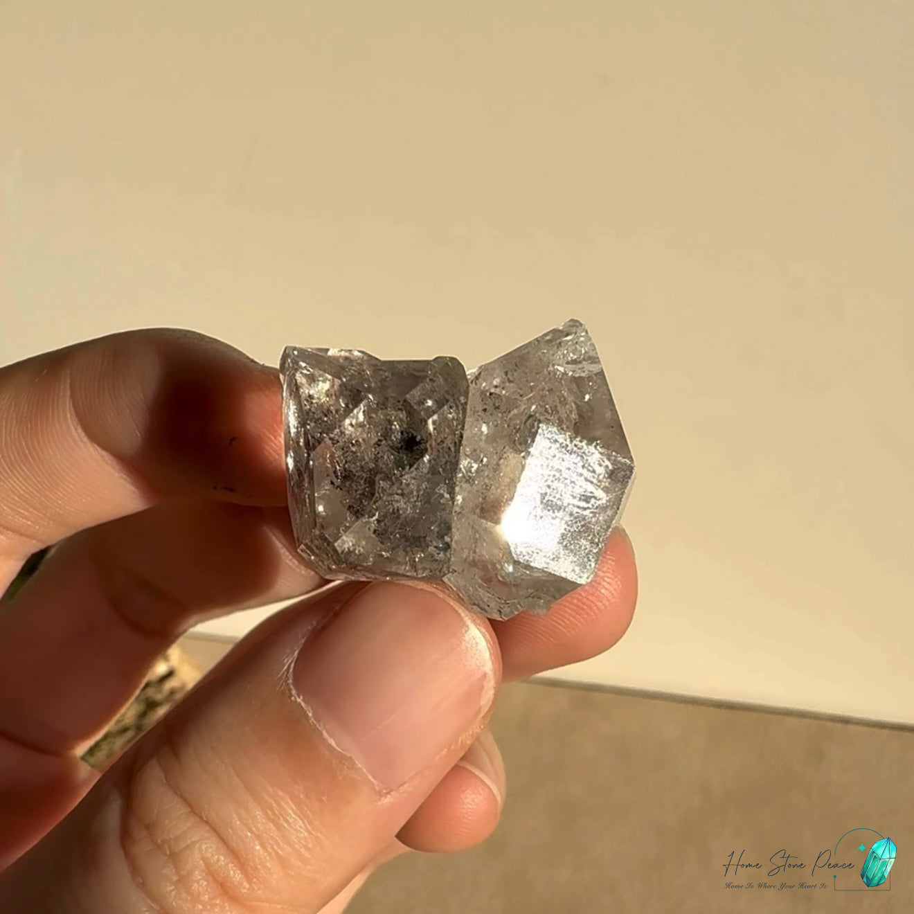 迷你美國紐約連生赫基蒙鑽石 Mini New York Herkimer Diamond Cluster with Hydrocarbon Inclusion