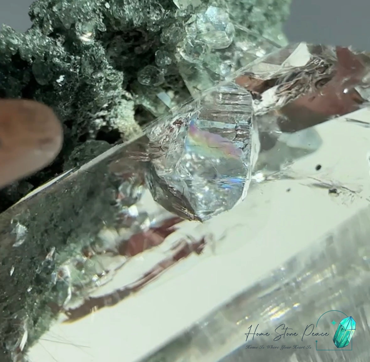 喜馬拉雅山晶中晶綠幽靈共生水晶 Himalayan Manifestation Quartz with Green Phantom (Chlorite)