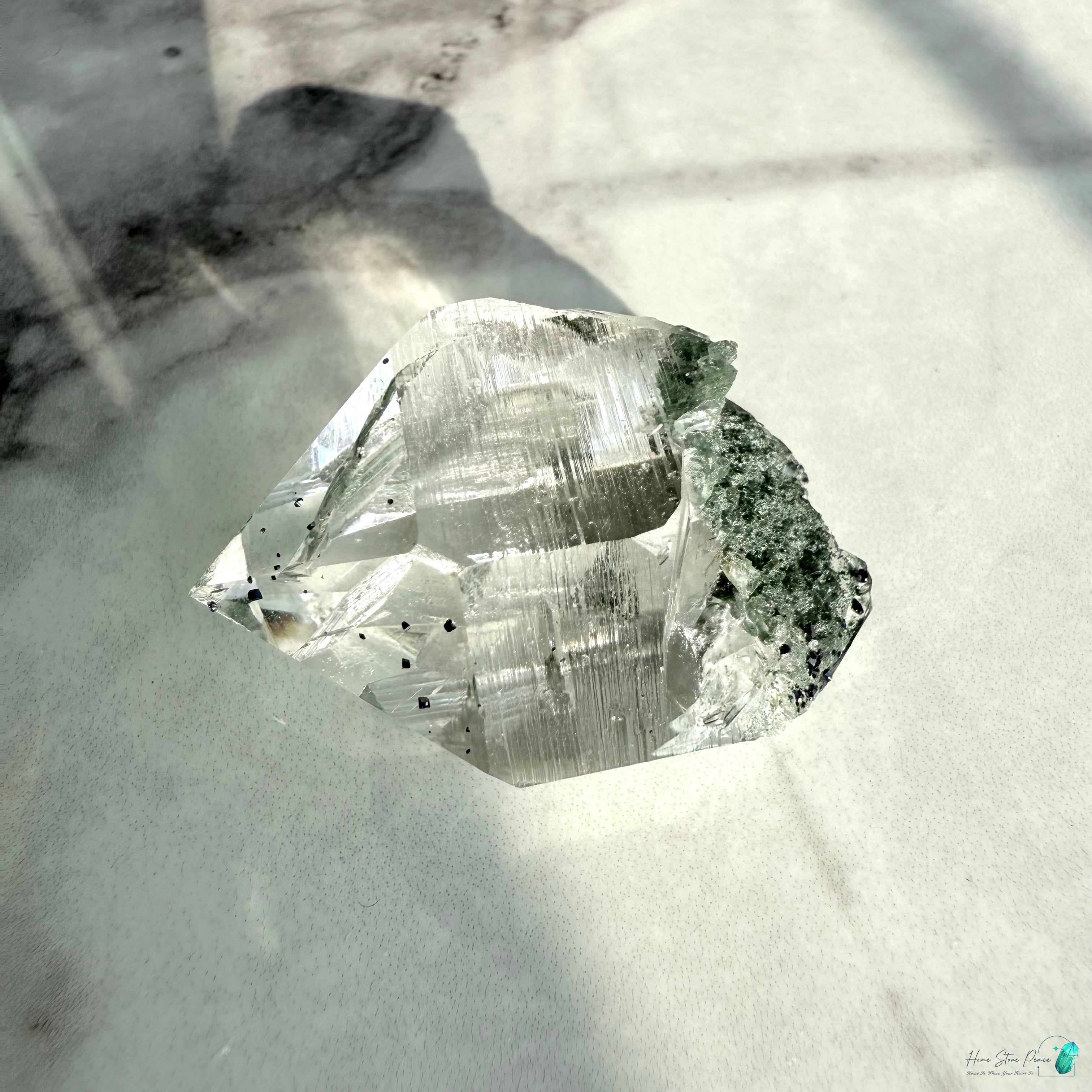 精品喜馬拉雅山綠泥共生水晶 Premium Himalayan Quartz with Green Chlorite