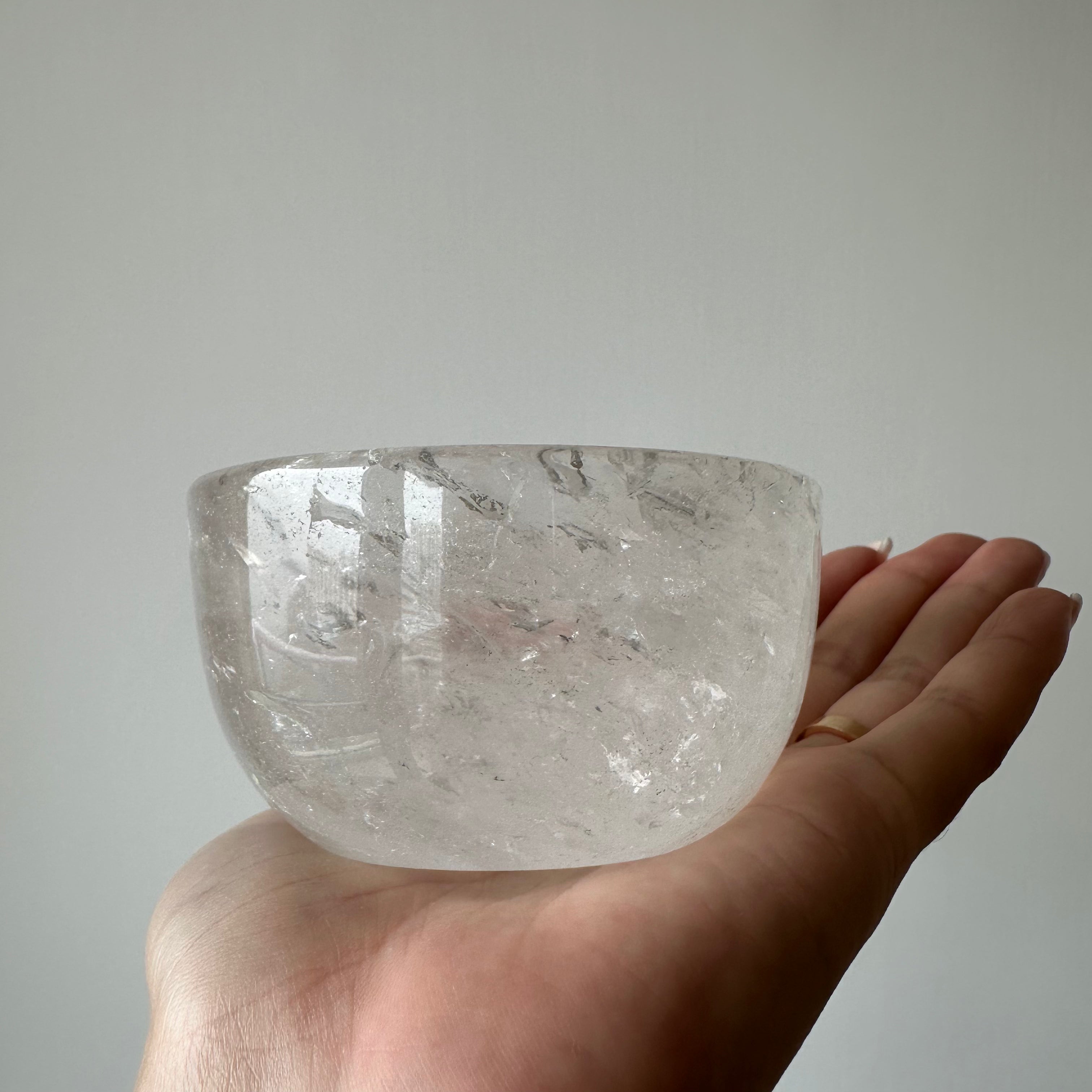白水晶碗 Clear Quartz Bowl