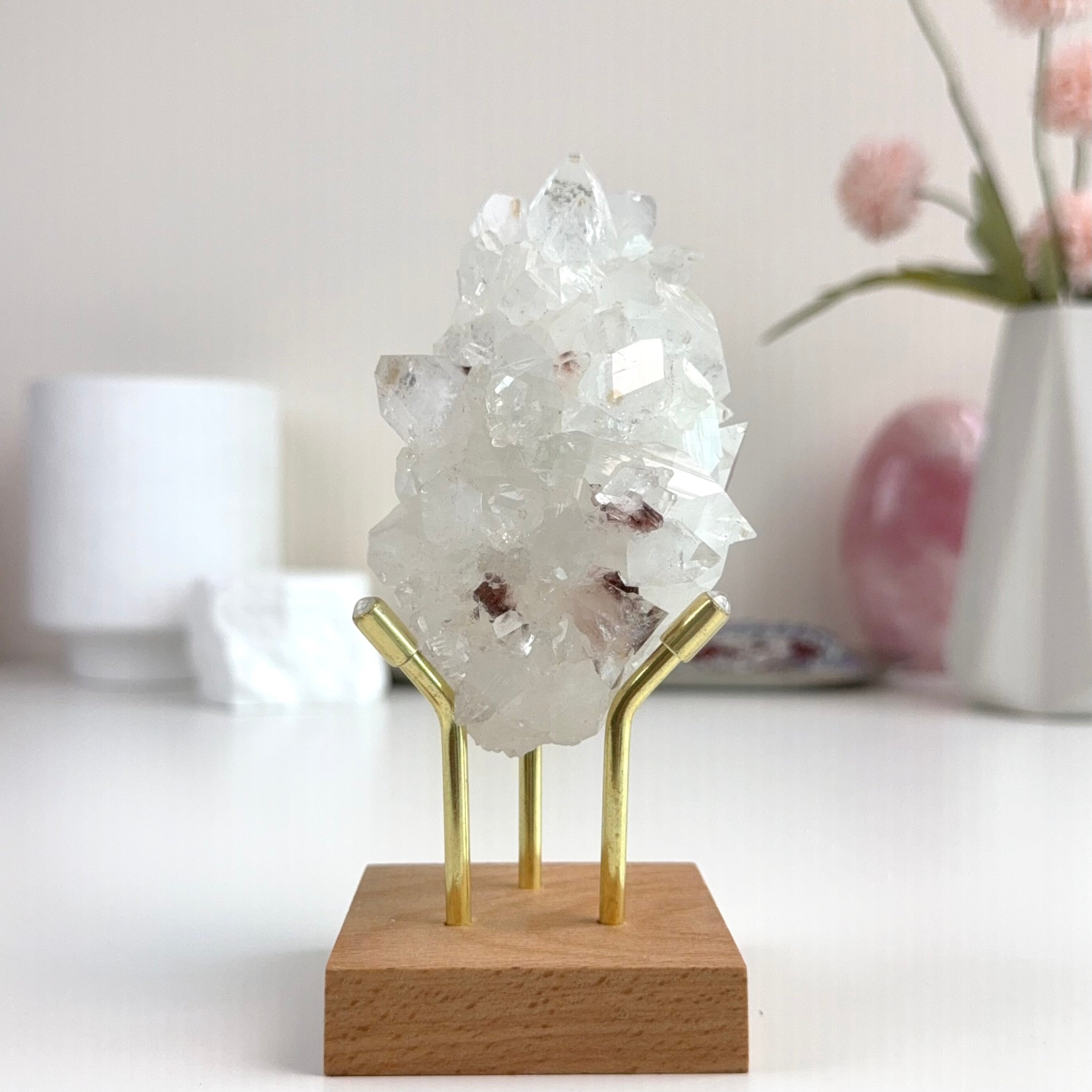 鑽石魚眼石紅色沸石共生 Diamond Apophyllite Cluster with Red Zeolite
