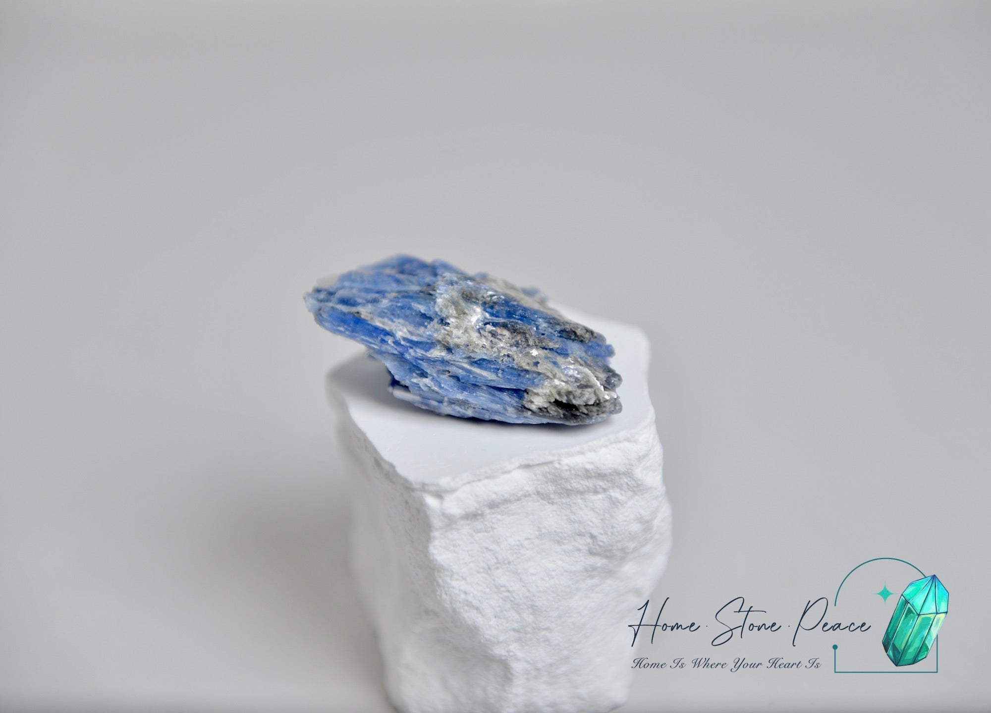 藍晶石原石塊 Blue Kyanite Cluster