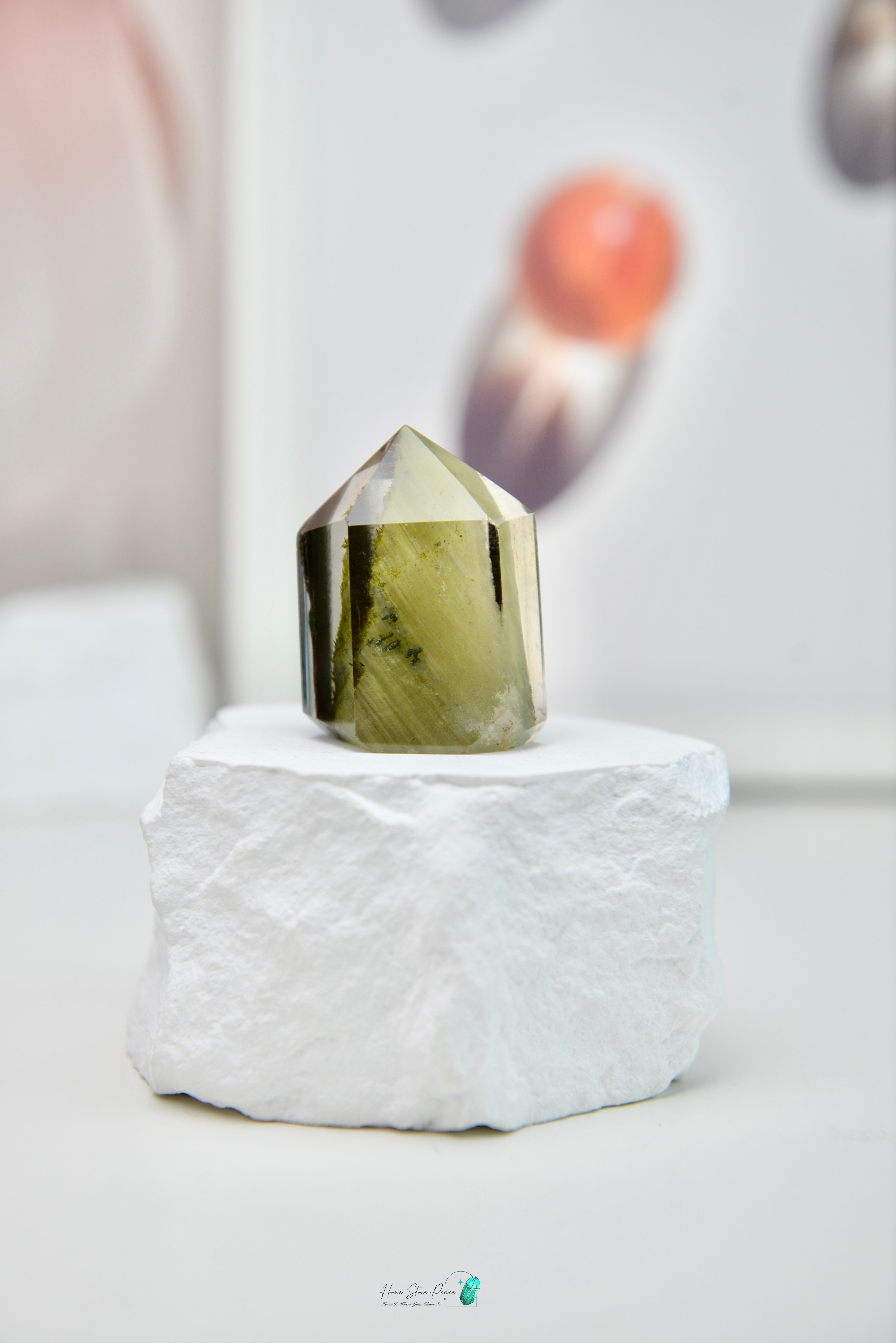 綠幽靈水晶小柱 Green Phantom Quartz Point