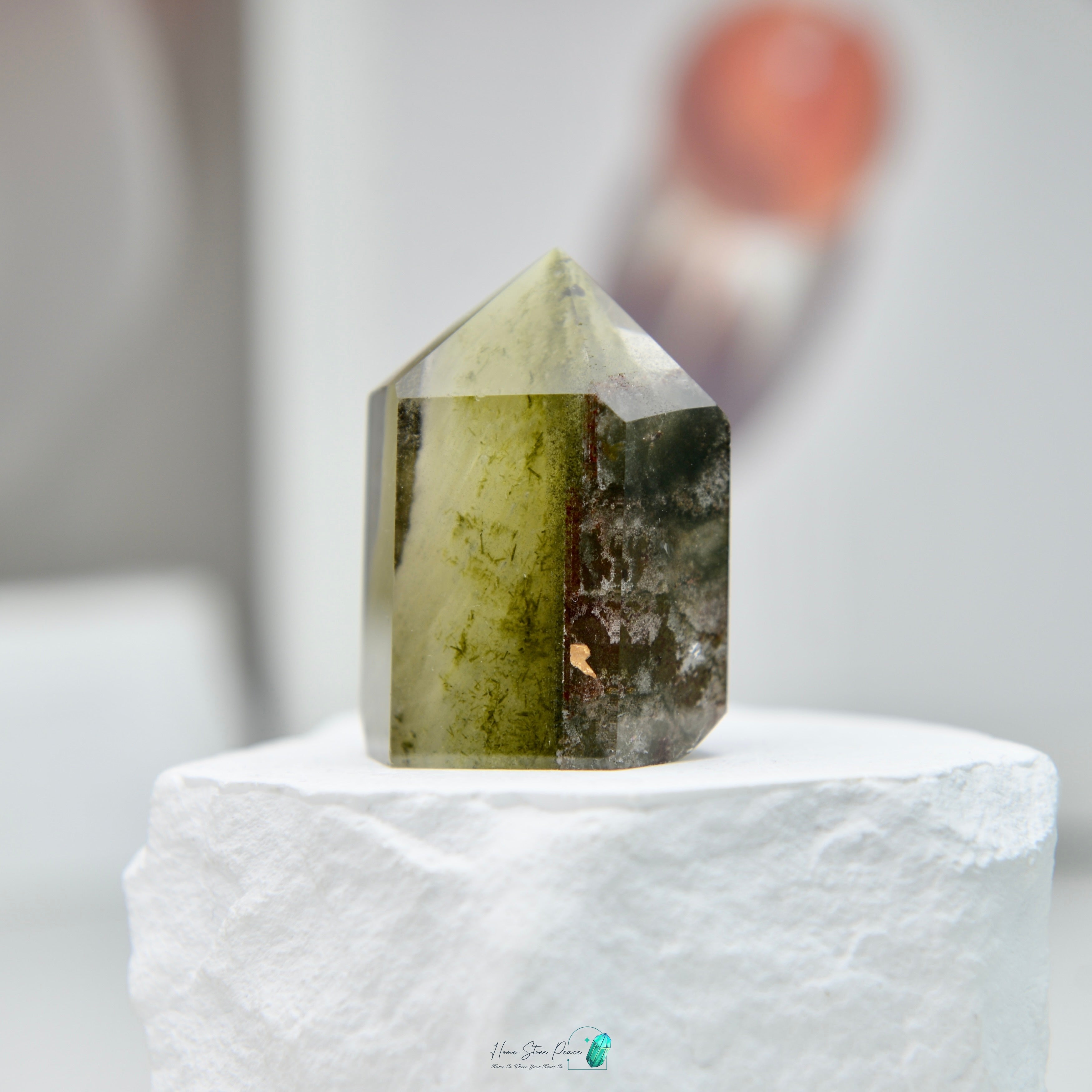 綠幽靈水晶小柱 Green Phantom Quartz Point