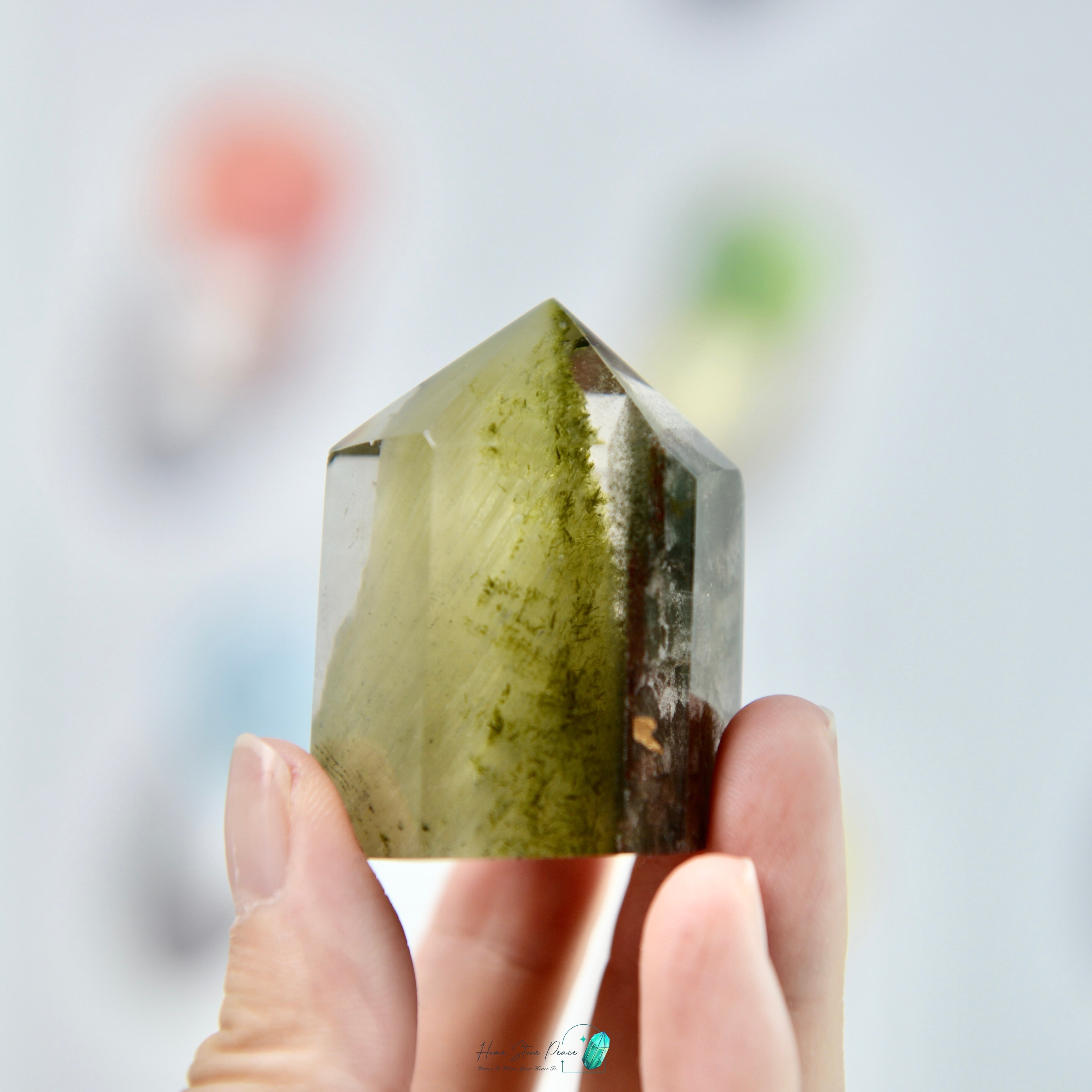 綠幽靈水晶小柱 Green Phantom Quartz Point