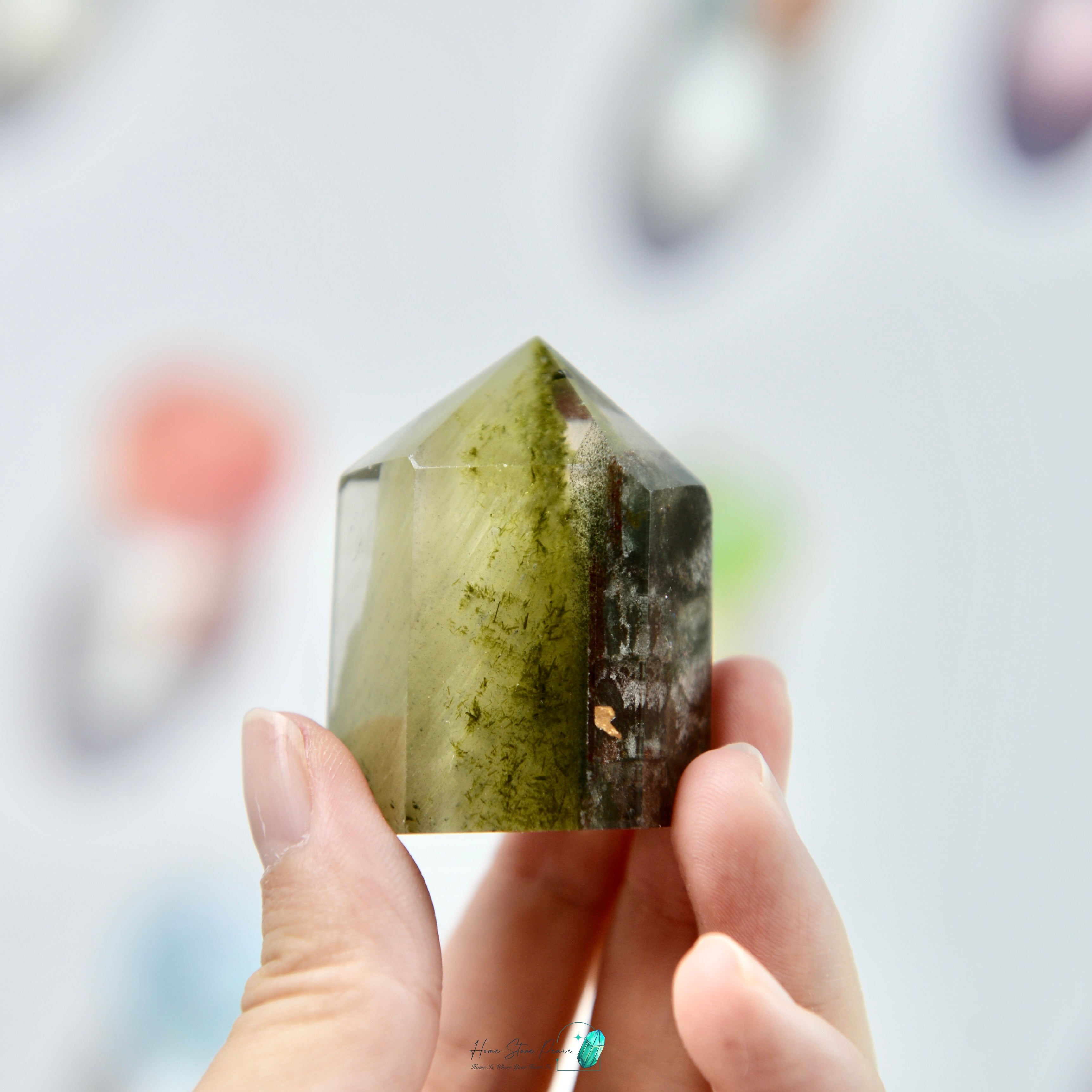 綠幽靈水晶小柱 Green Phantom Quartz Point