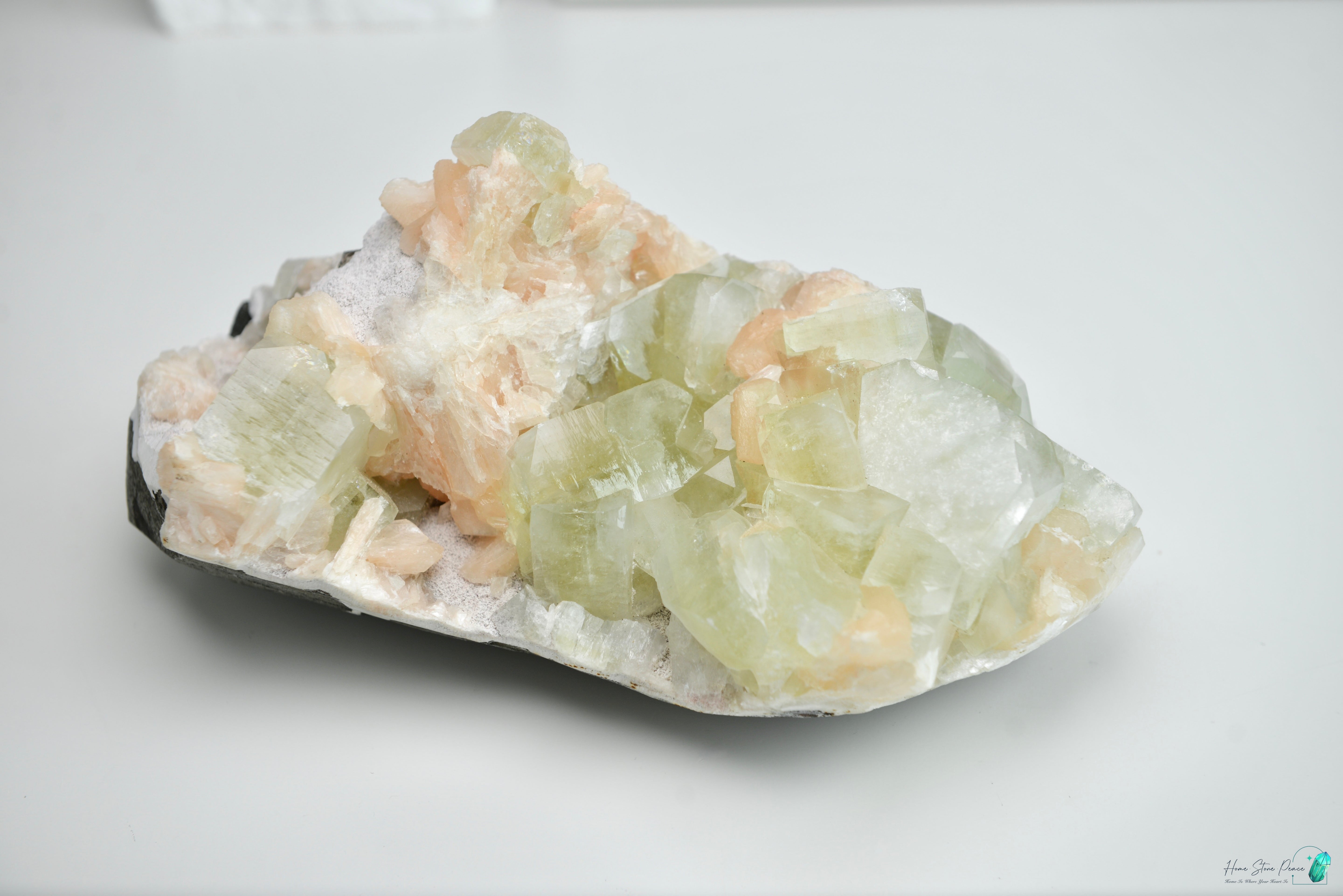 印度大顆綠魚眼石橙輝沸石共生原石 Green Apophyllite with Peach Stilbite Cluster