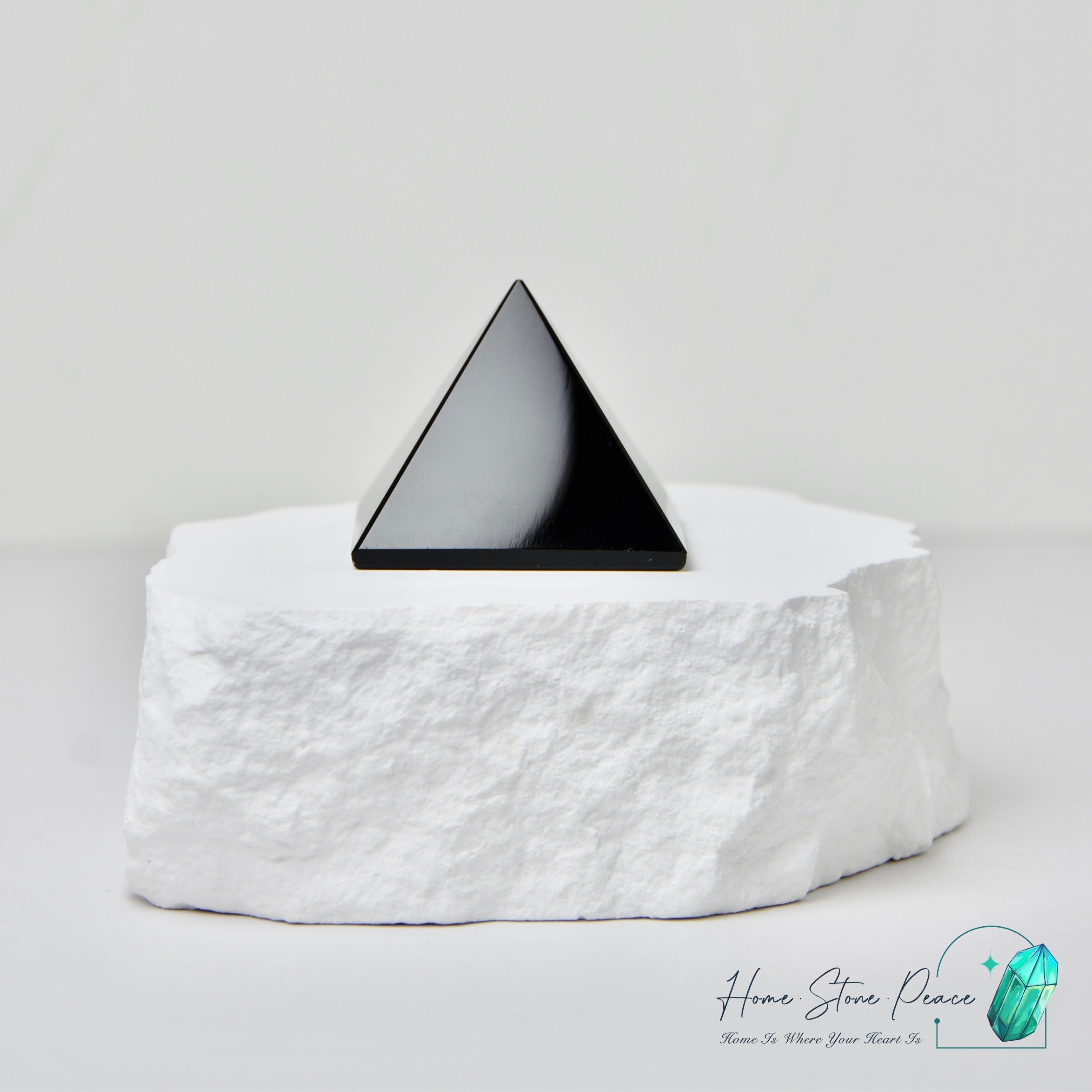 黑曜石金字塔 Obsidian Pyramid