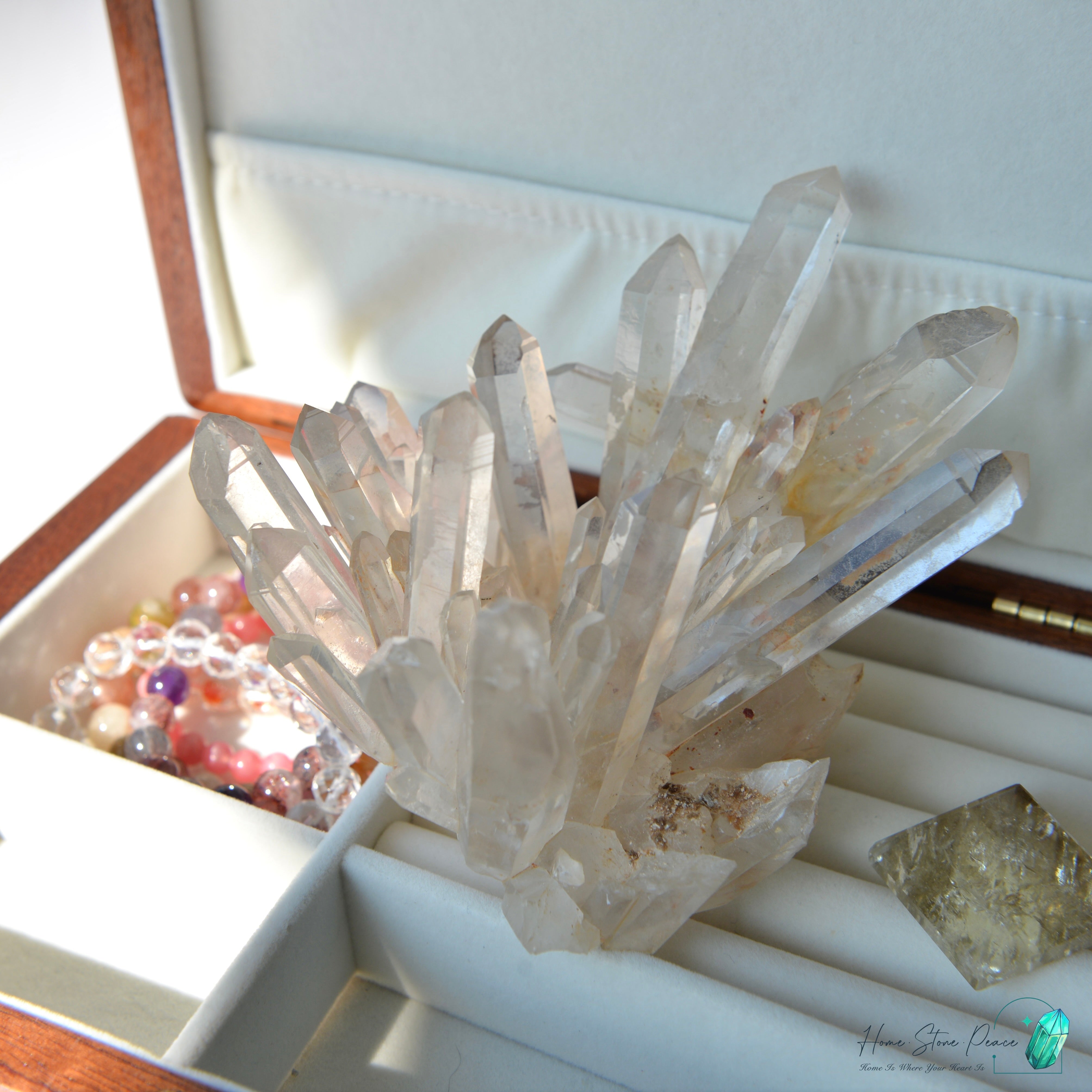 馬達加斯加白水晶簇 Madagascar Clear Quartz Cluster