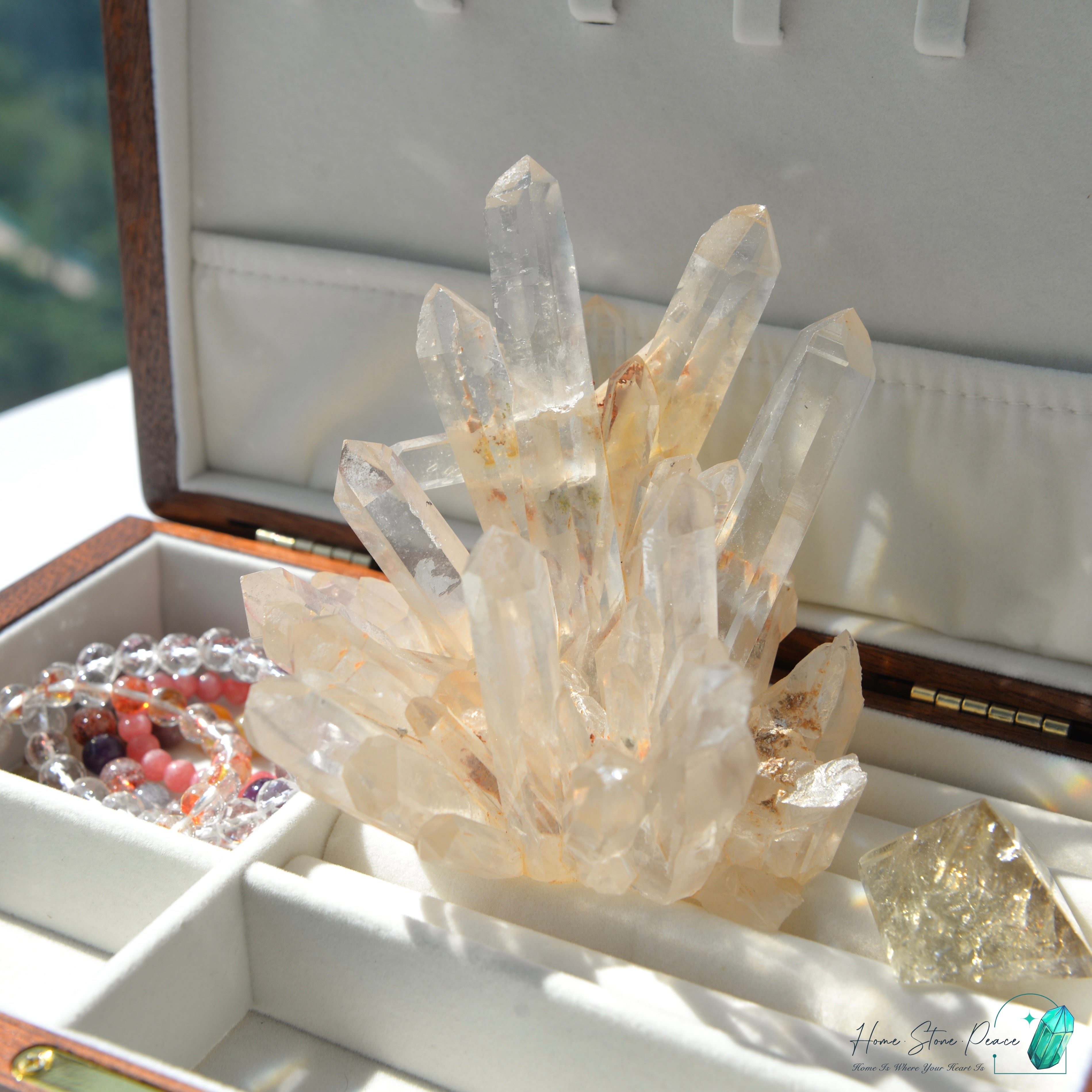 Madagascar Clear Quartz Cluster 馬達加斯加白水晶簇