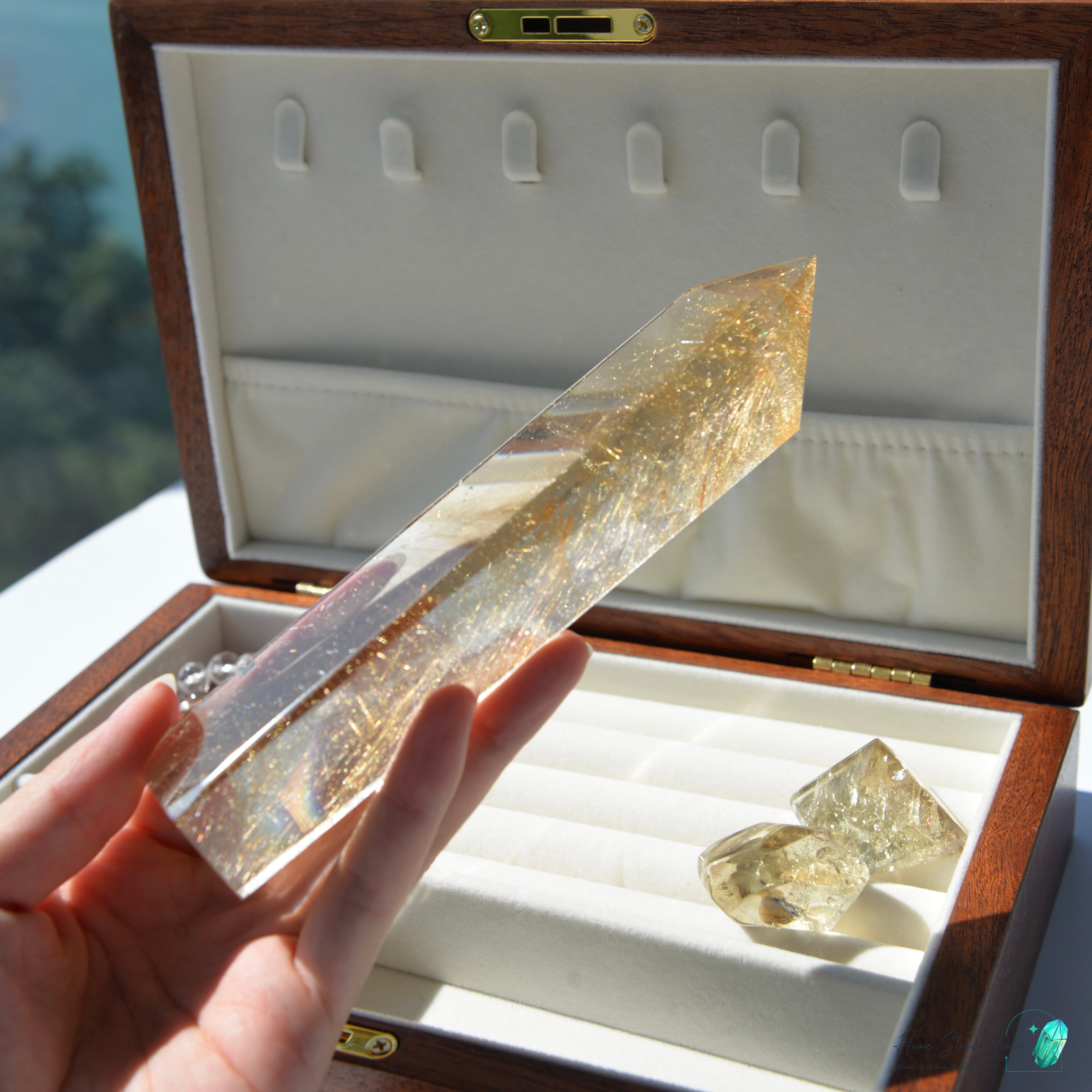 巴西金髮晶三角柱 Brazilian Gold Rutilated Triangular Tower