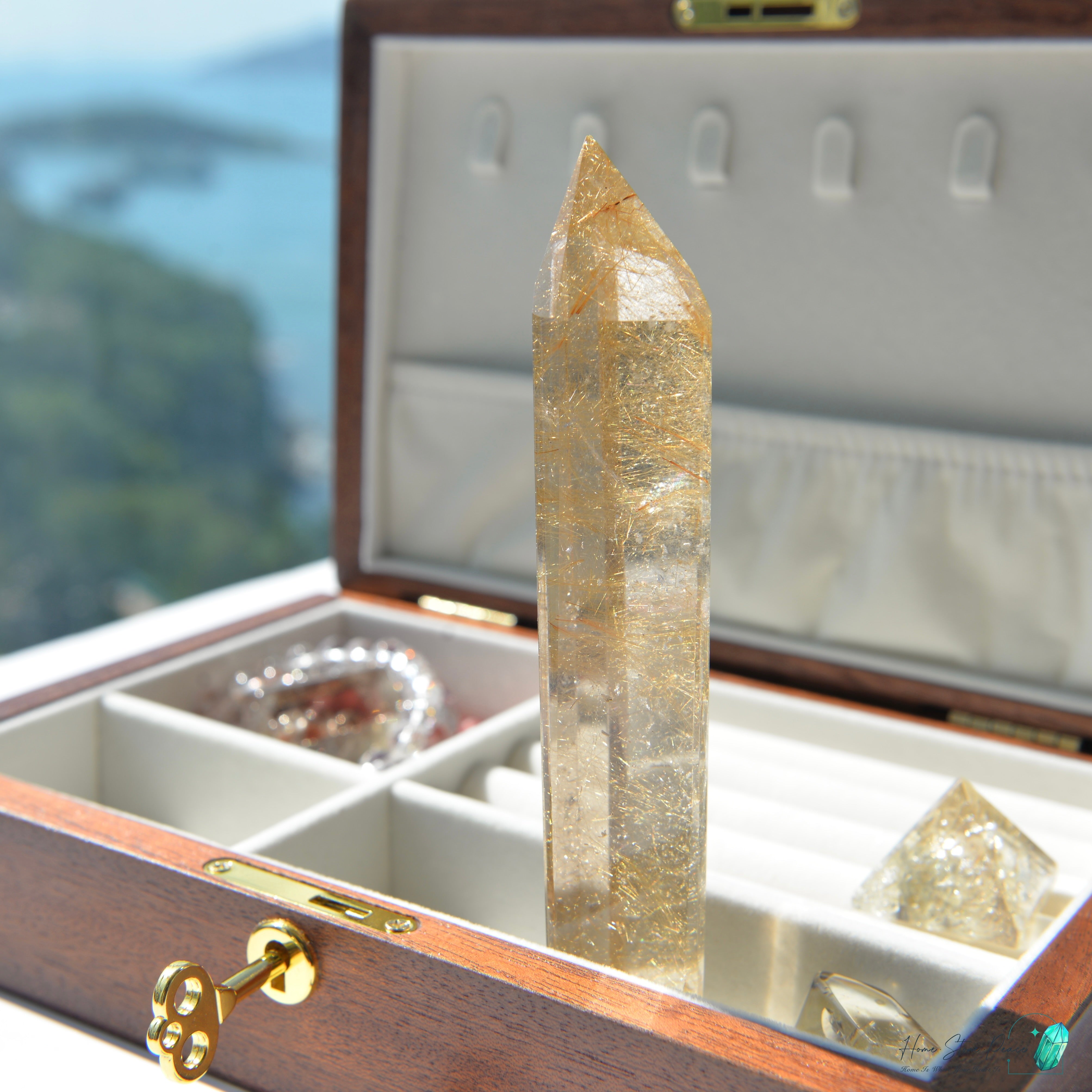 巴西金髮晶三角柱 Brazilian Gold Rutilated Triangular Tower