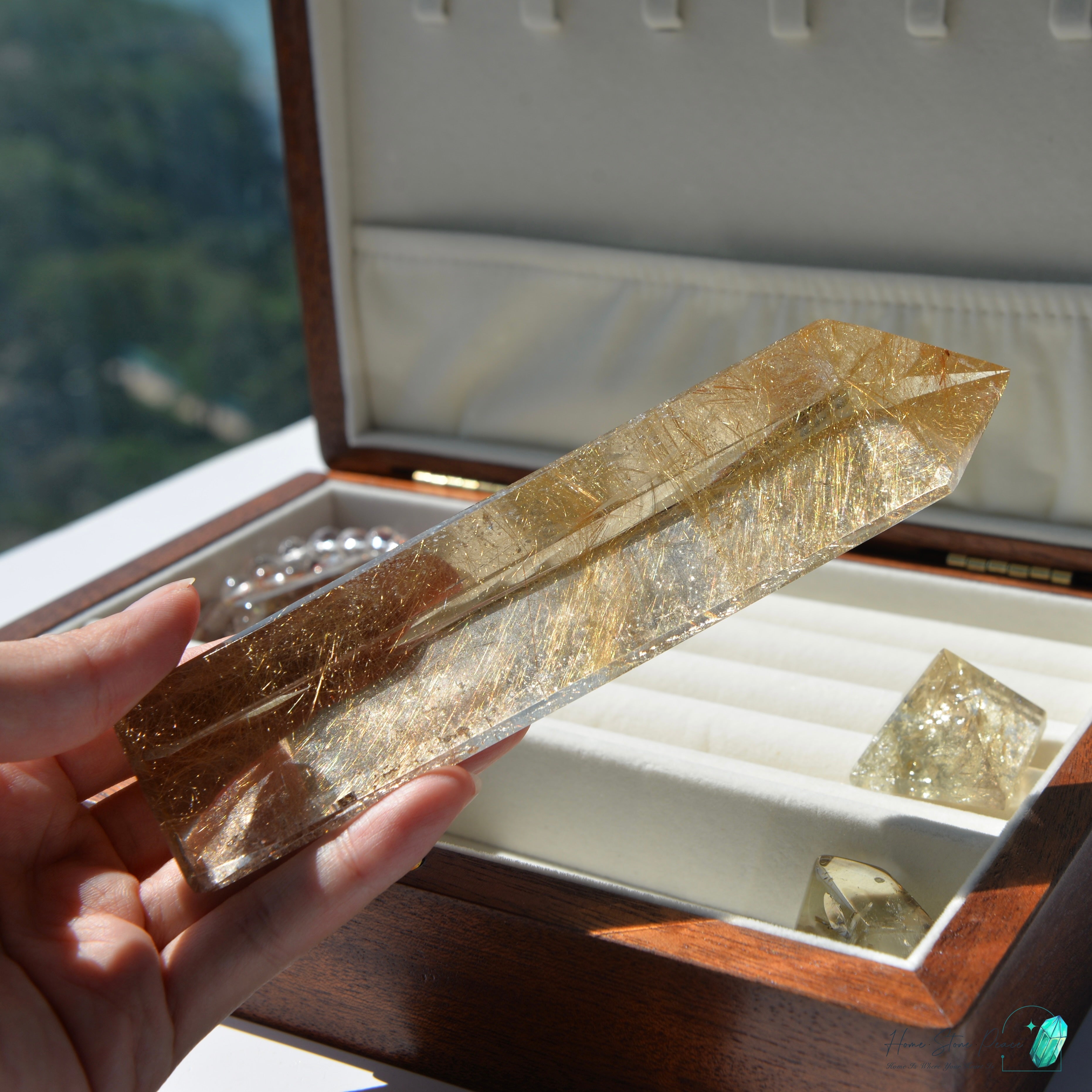 巴西金髮晶三角柱 Brazilian Gold Rutilated Triangular Tower