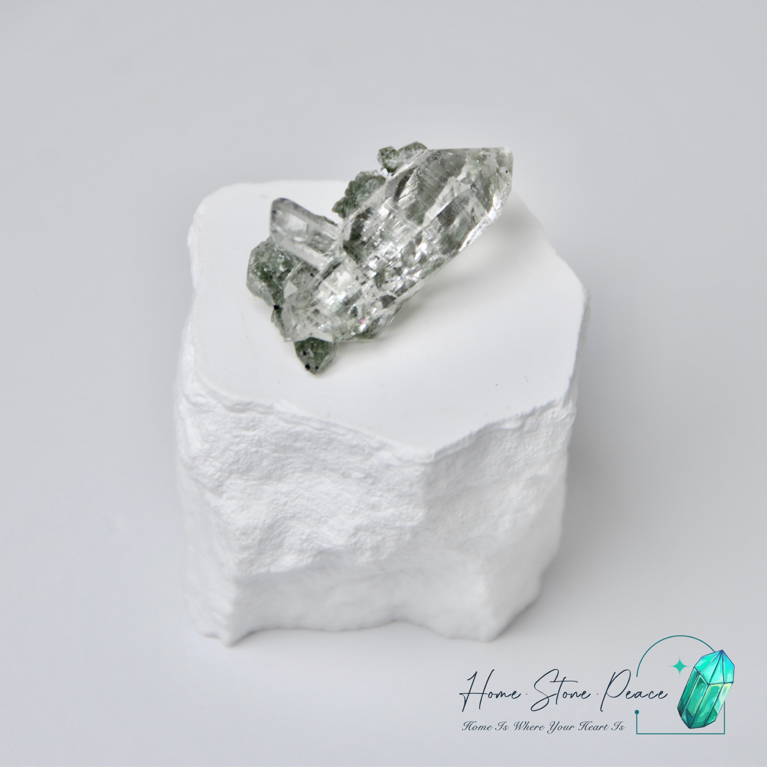 Himalayan Quartz with Green Phantom (Chlorite) 喜馬拉雅山綠幽靈共生水晶