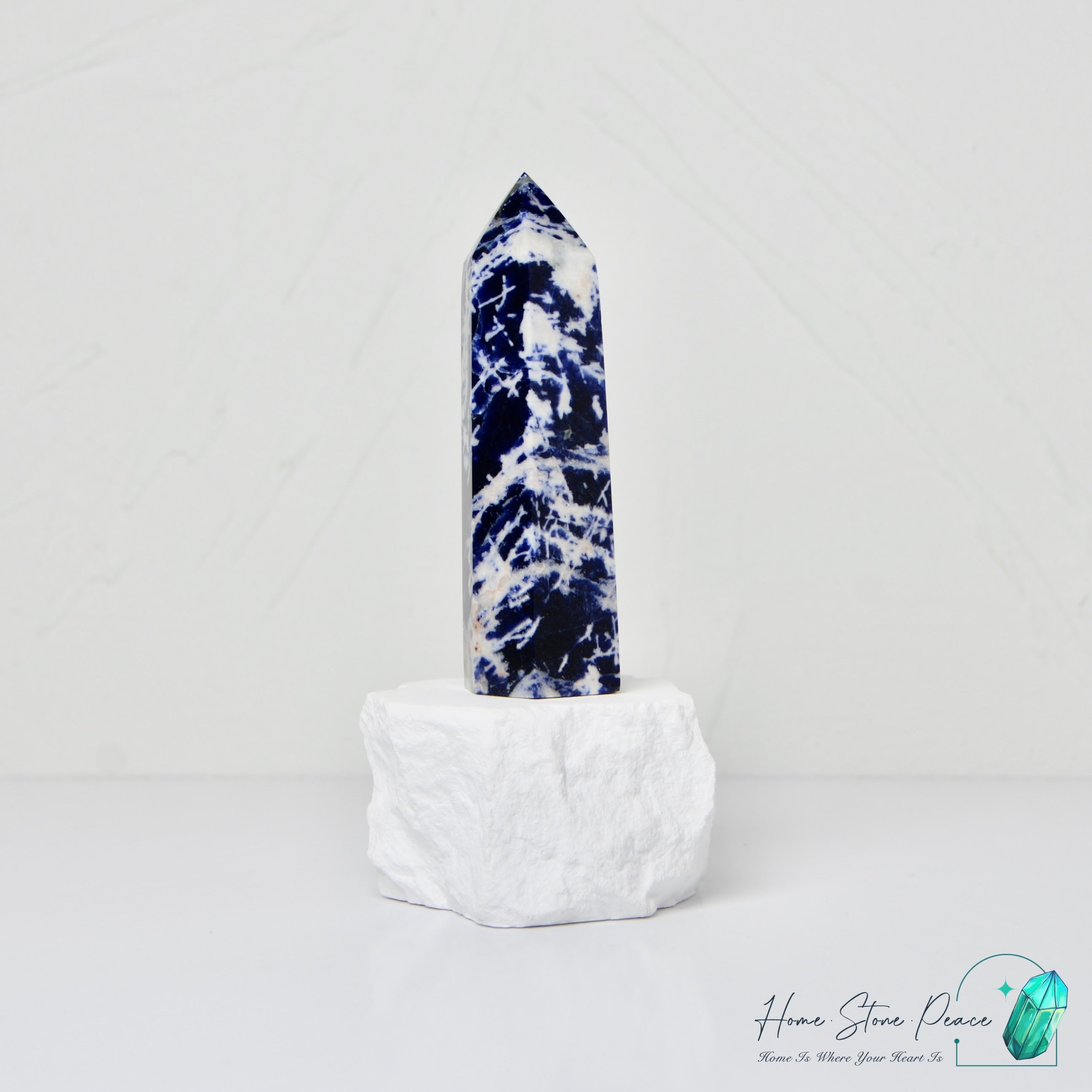 藍紋石柱 Sodalite Tower