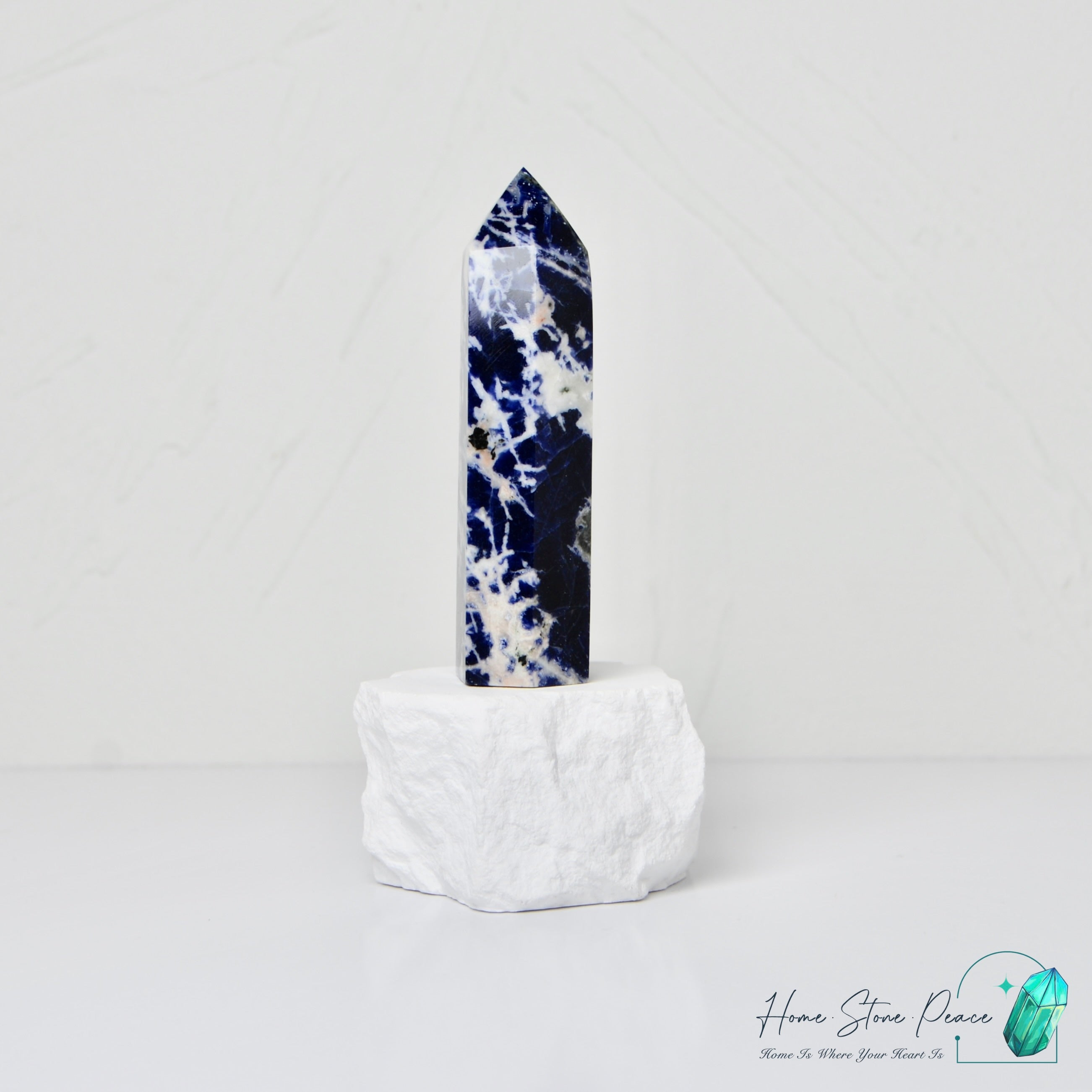 藍紋石柱 Sodalite Tower