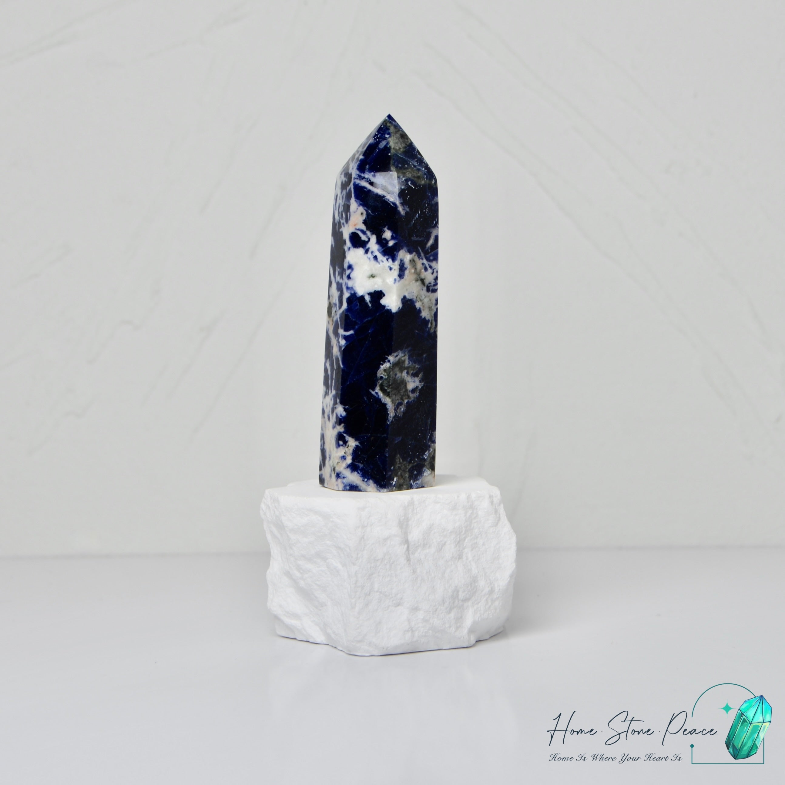 藍紋石柱 Sodalite Tower