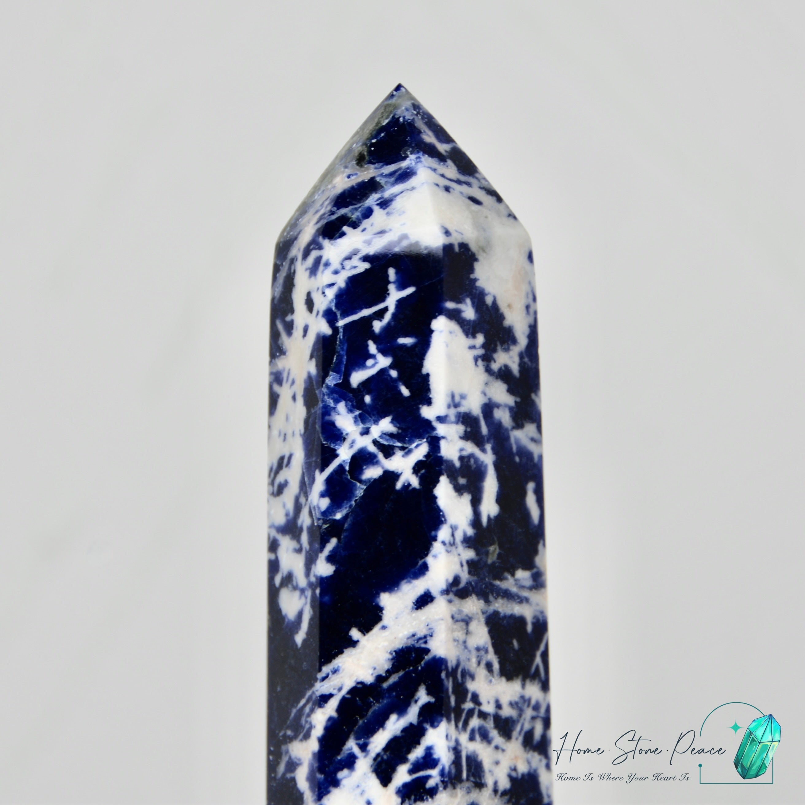 藍紋石柱 Sodalite Tower