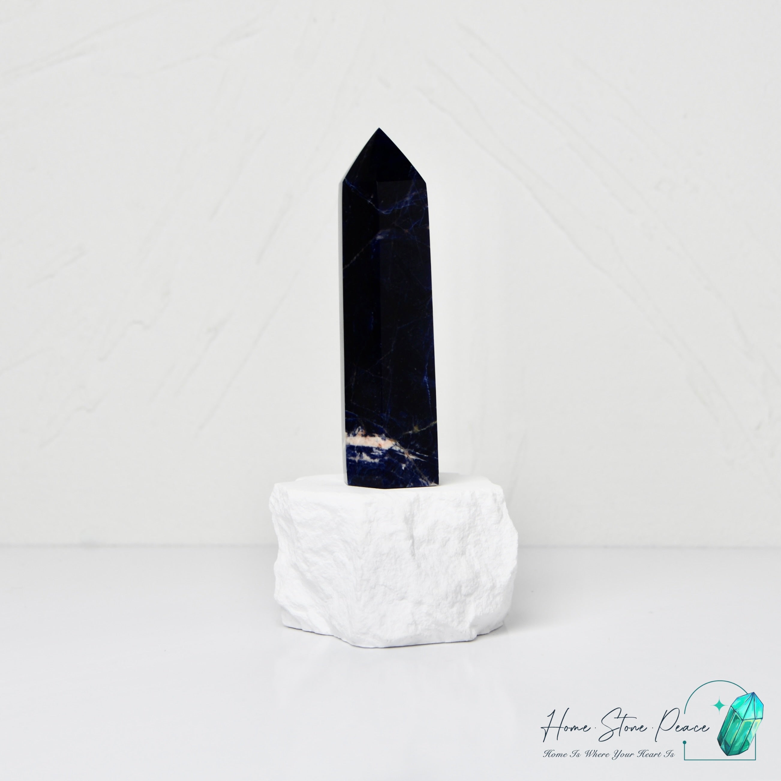 藍紋石柱 Sodalite Tower