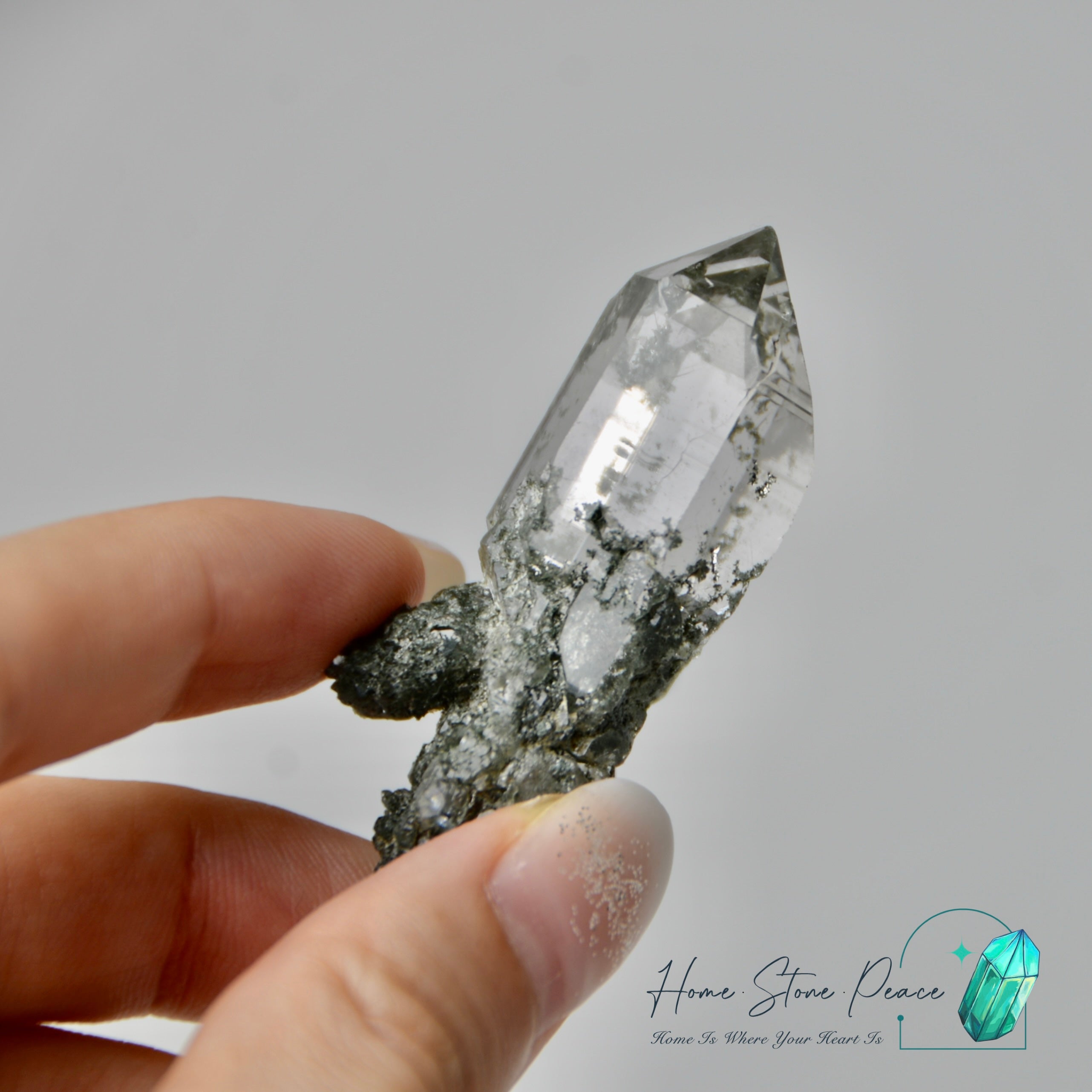 Himalayan Quartz with Green Phantom (Chlorite) 喜馬拉雅山綠幽靈共生水晶