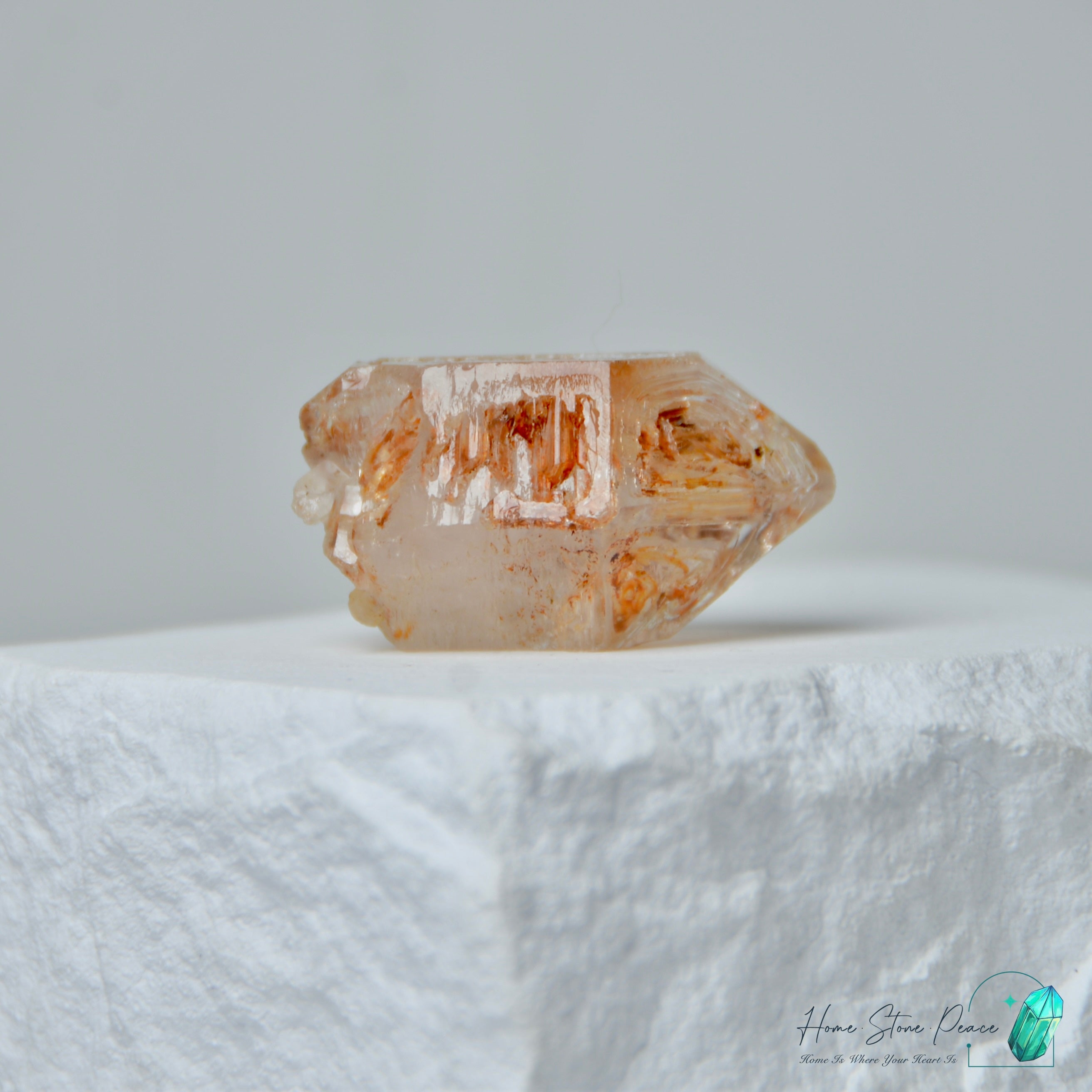 Madagascar Red Mud Skeletal Quartz 馬達加斯加紅泥骸骨水晶原石