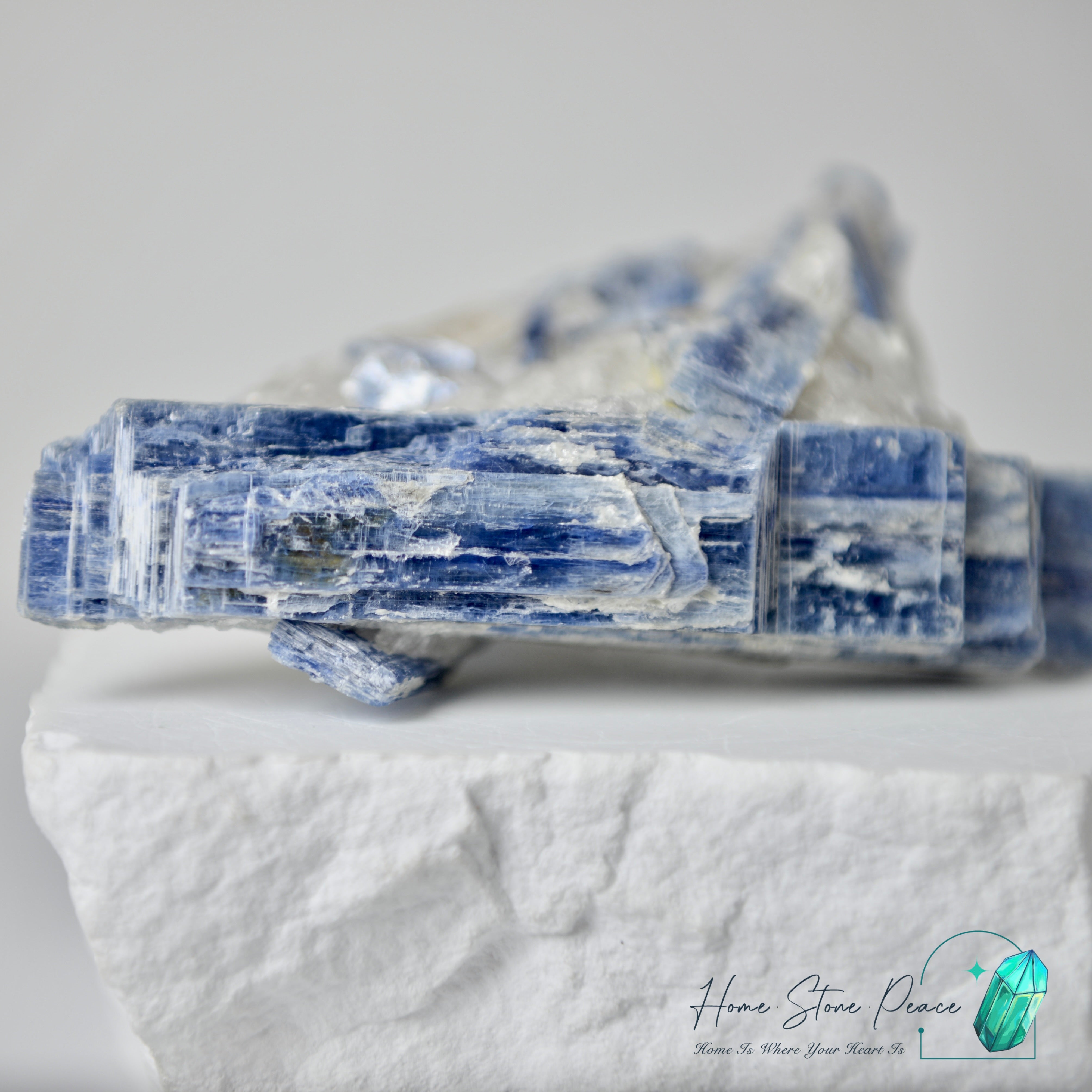 藍晶石原石塊 Blue Kyanite Cluster