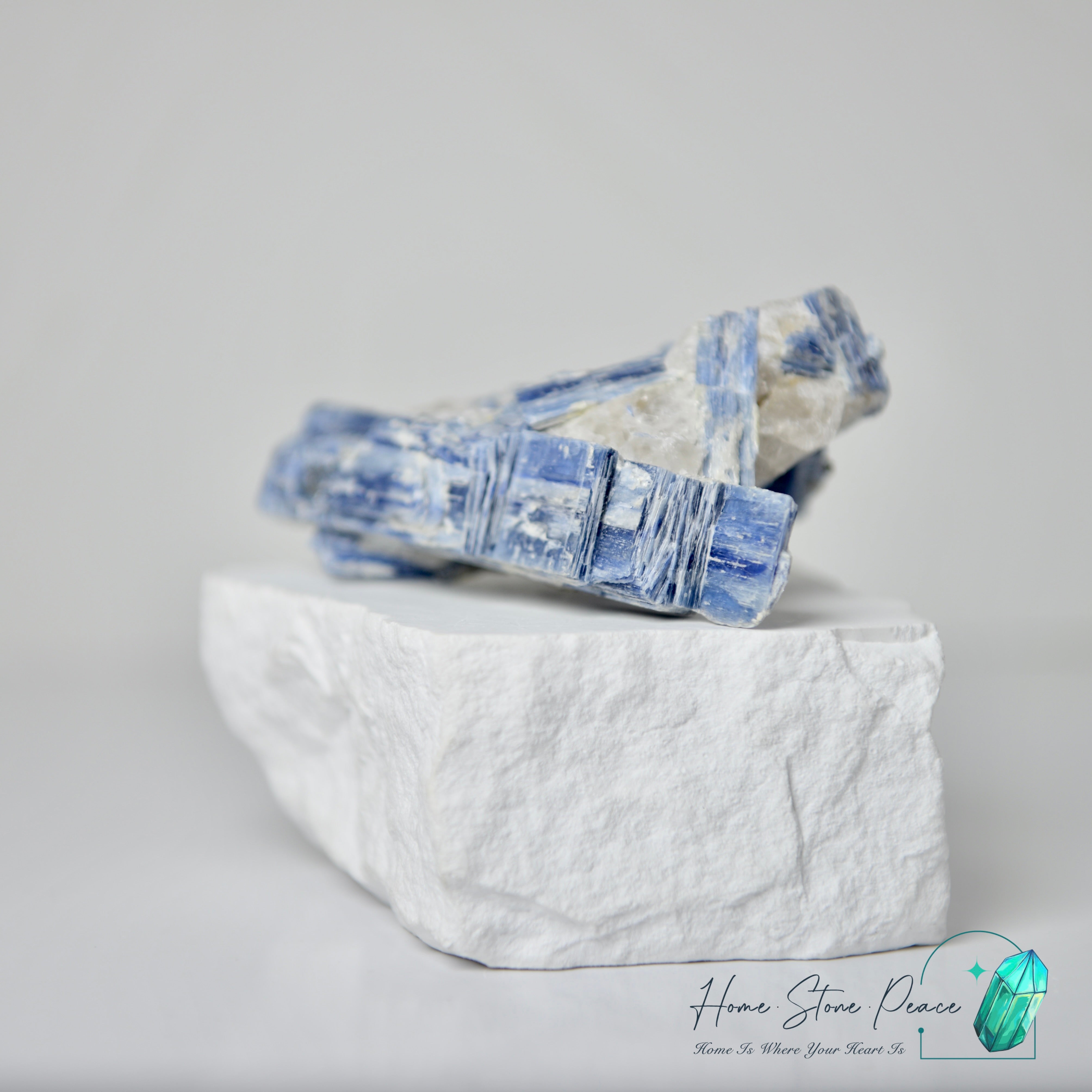 藍晶石原石塊 Blue Kyanite Cluster