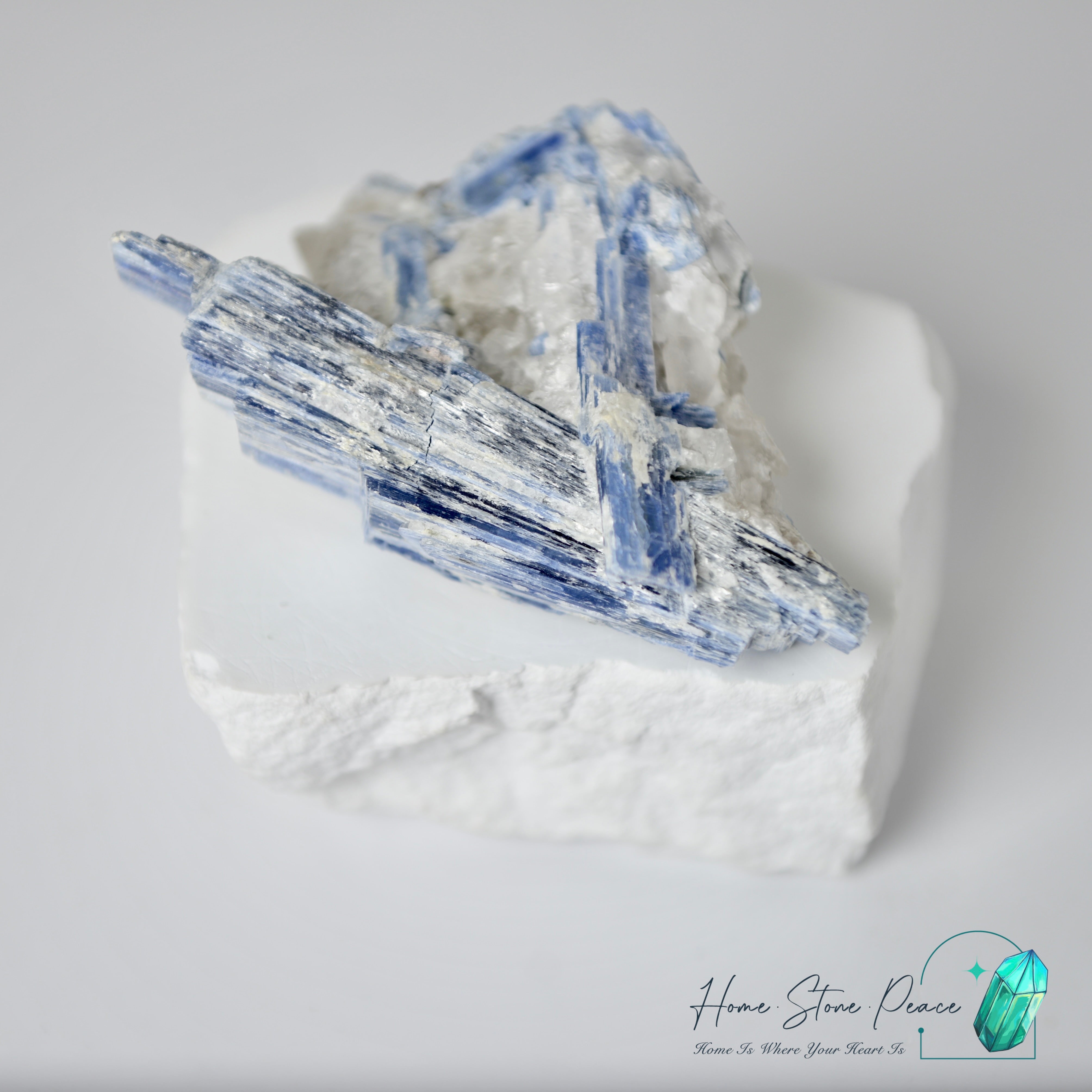 藍晶石原石塊 Blue Kyanite Cluster