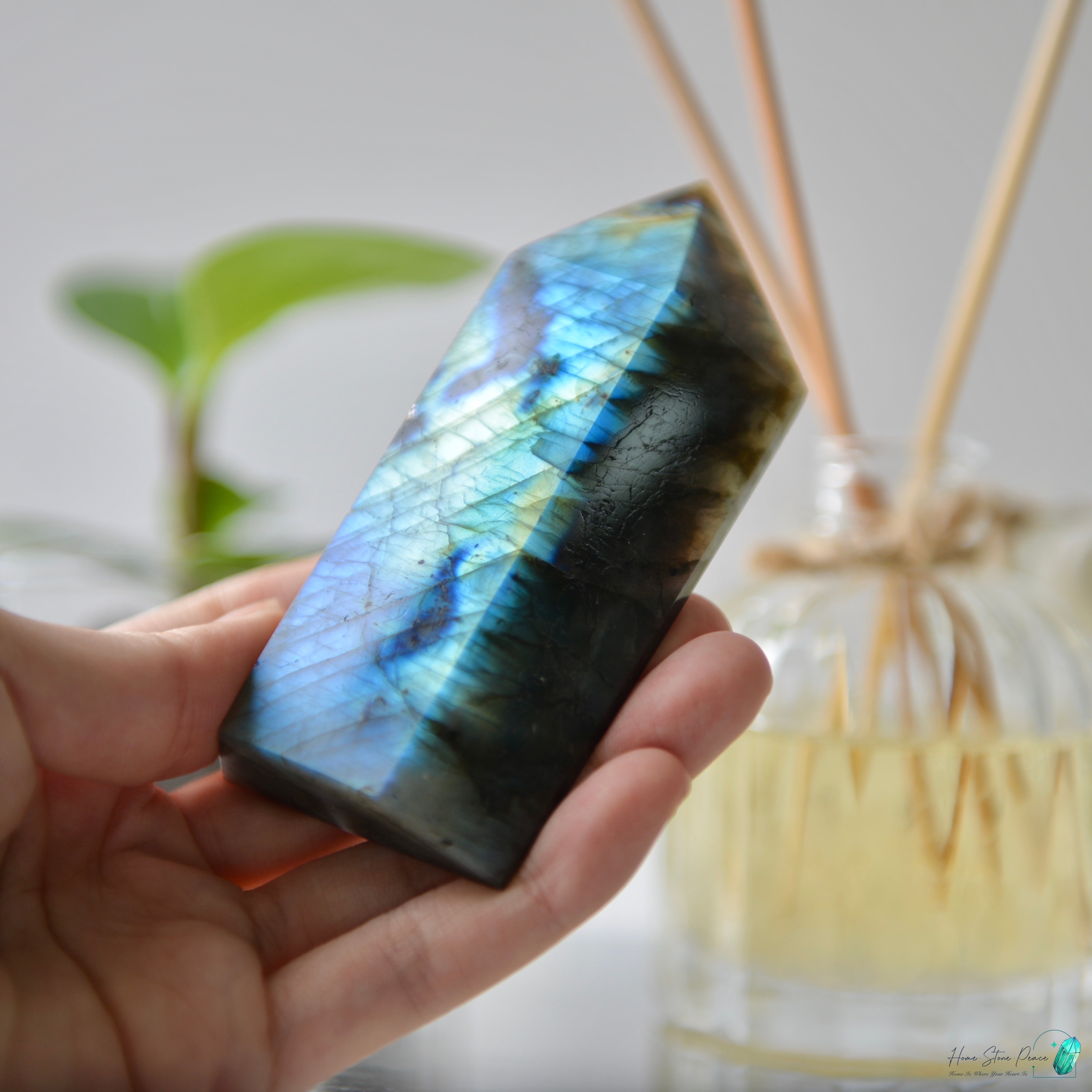 拉長石柱 Labradorite Tower