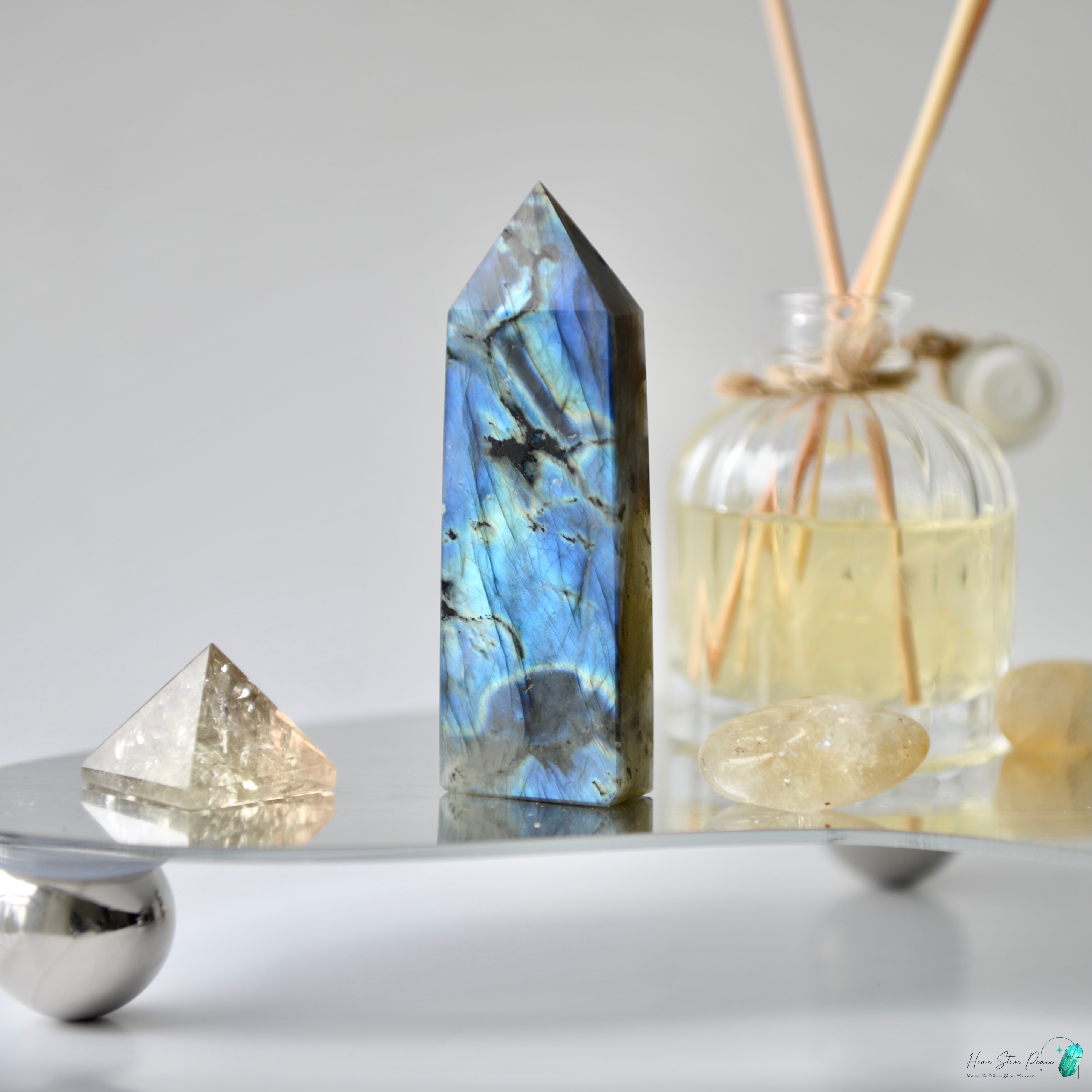 拉長石柱 Labradorite Tower