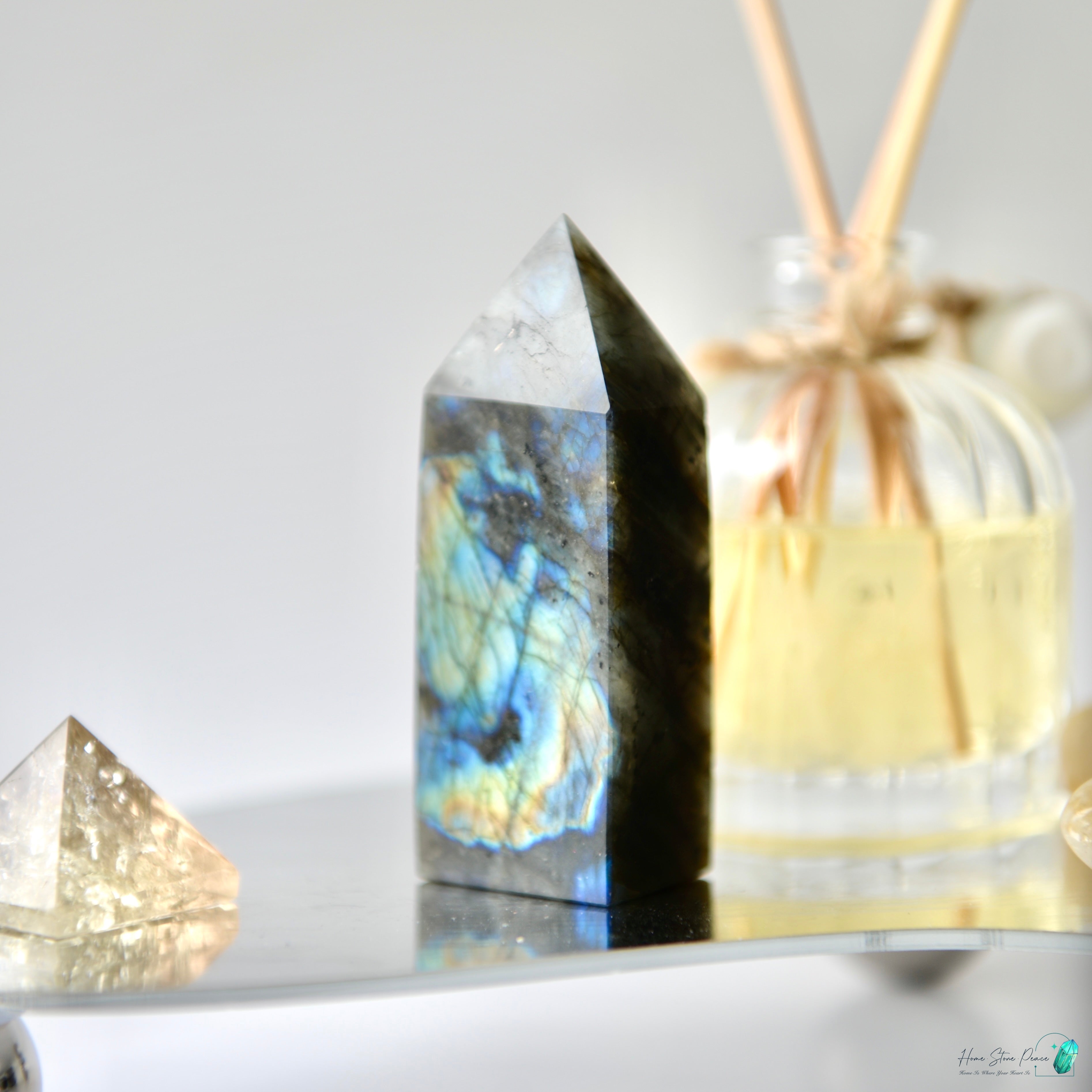 拉長石柱 Labradorite Tower