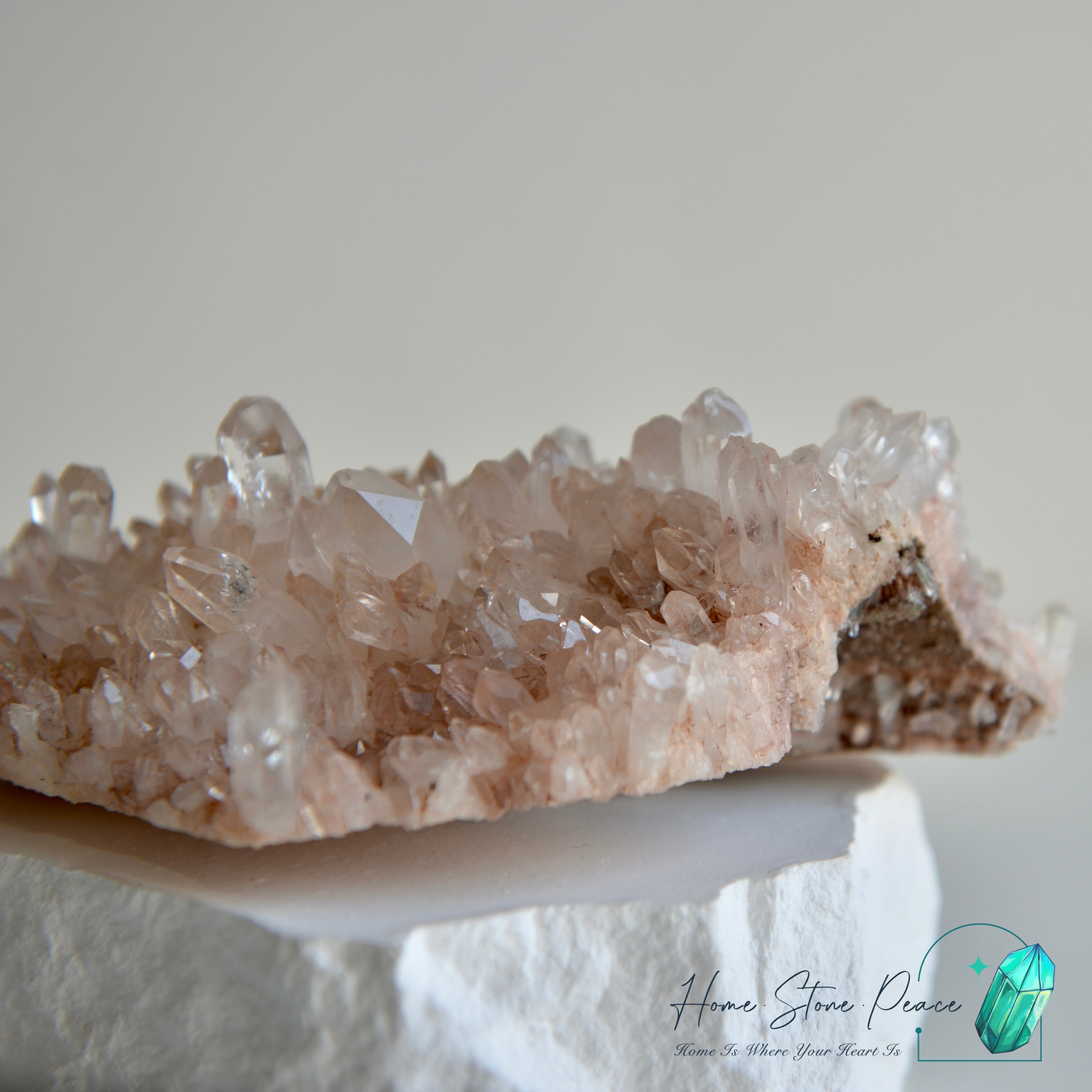 Columbian Pink Lemurian Quartz Cluster 哥倫比亞粉紅雷姆利亞水晶簇