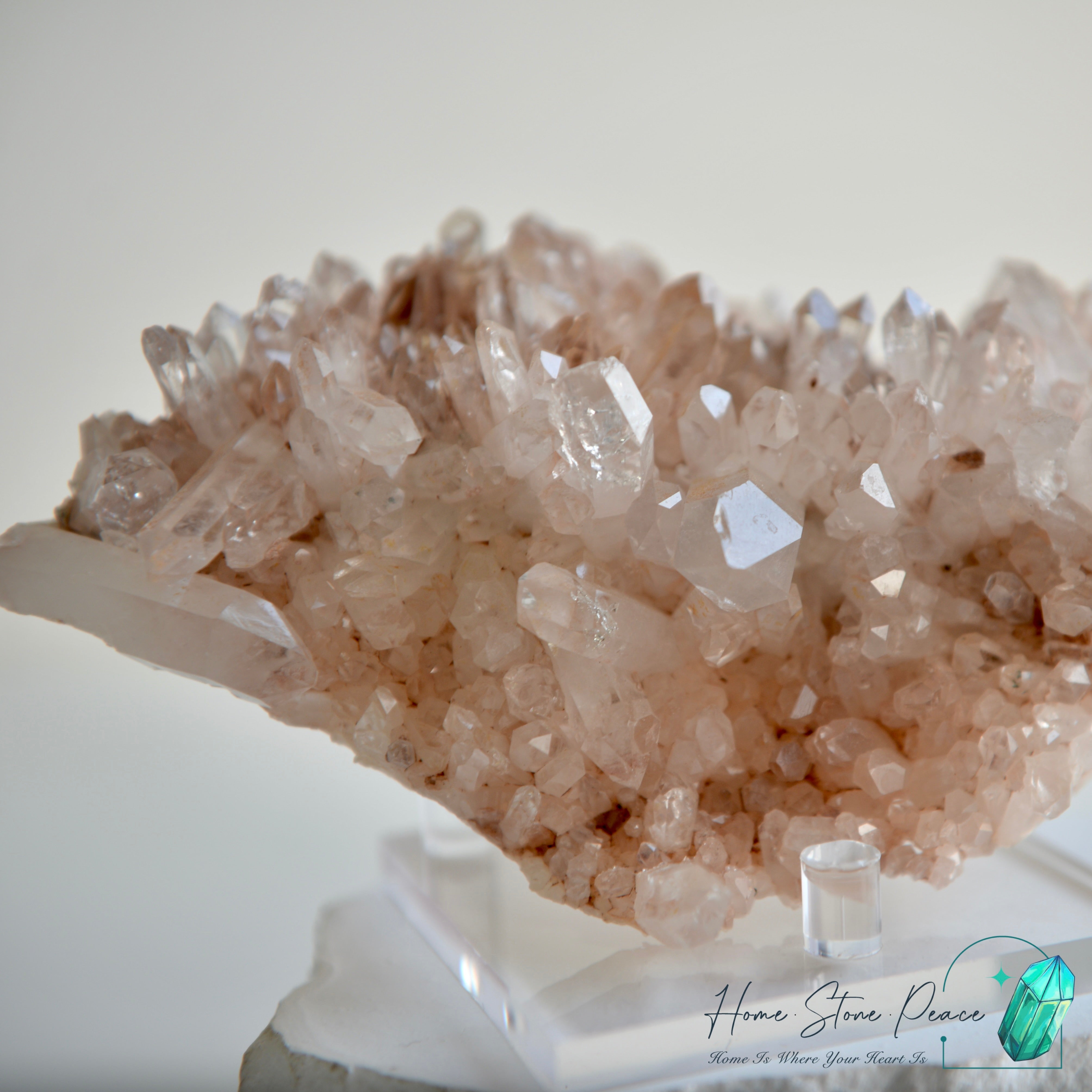 Columbian Pink Lemurian Quartz Cluster 哥倫比亞粉紅雷姆利亞水晶簇