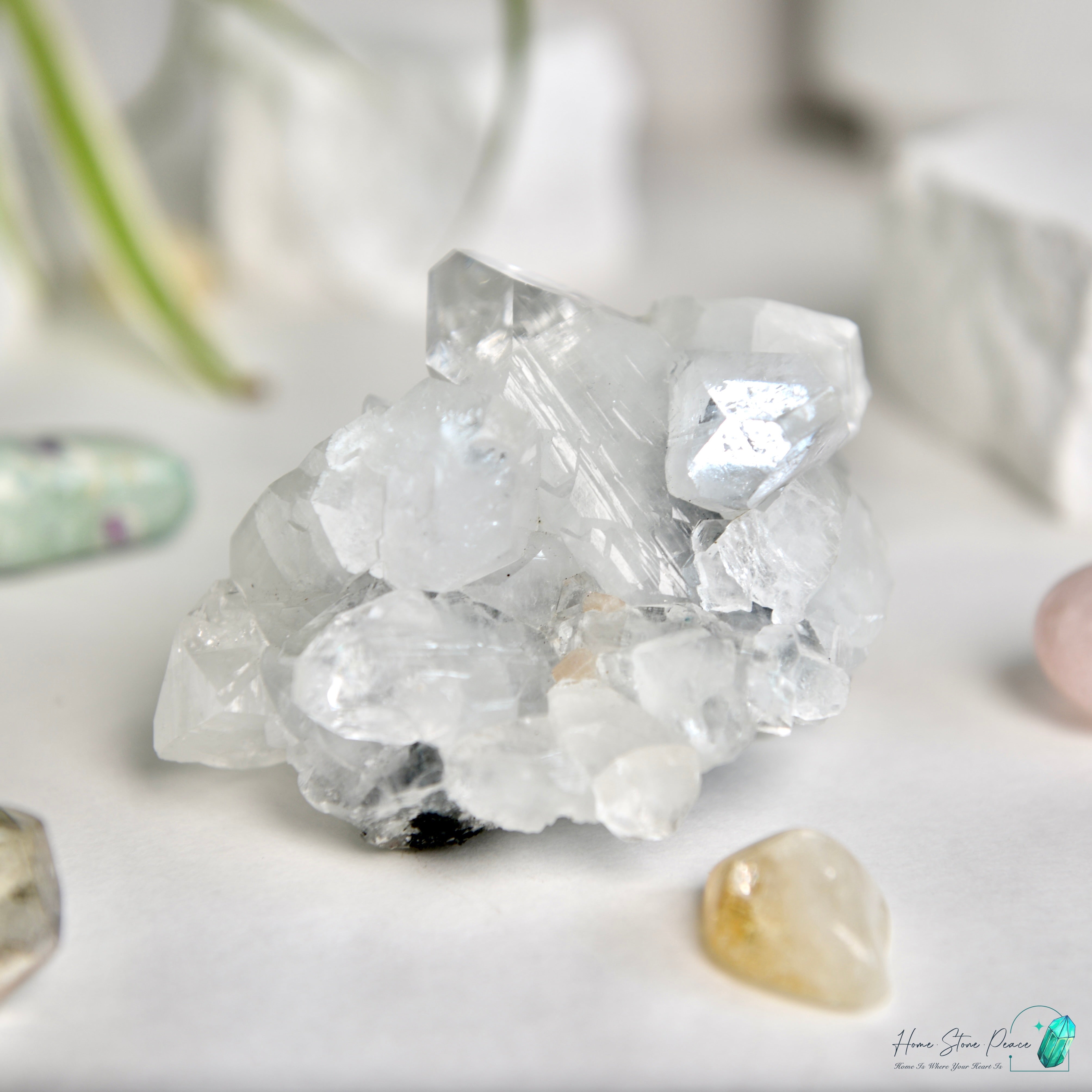 大顆鑽石魚眼石 Diamond Apophyllite Cluster