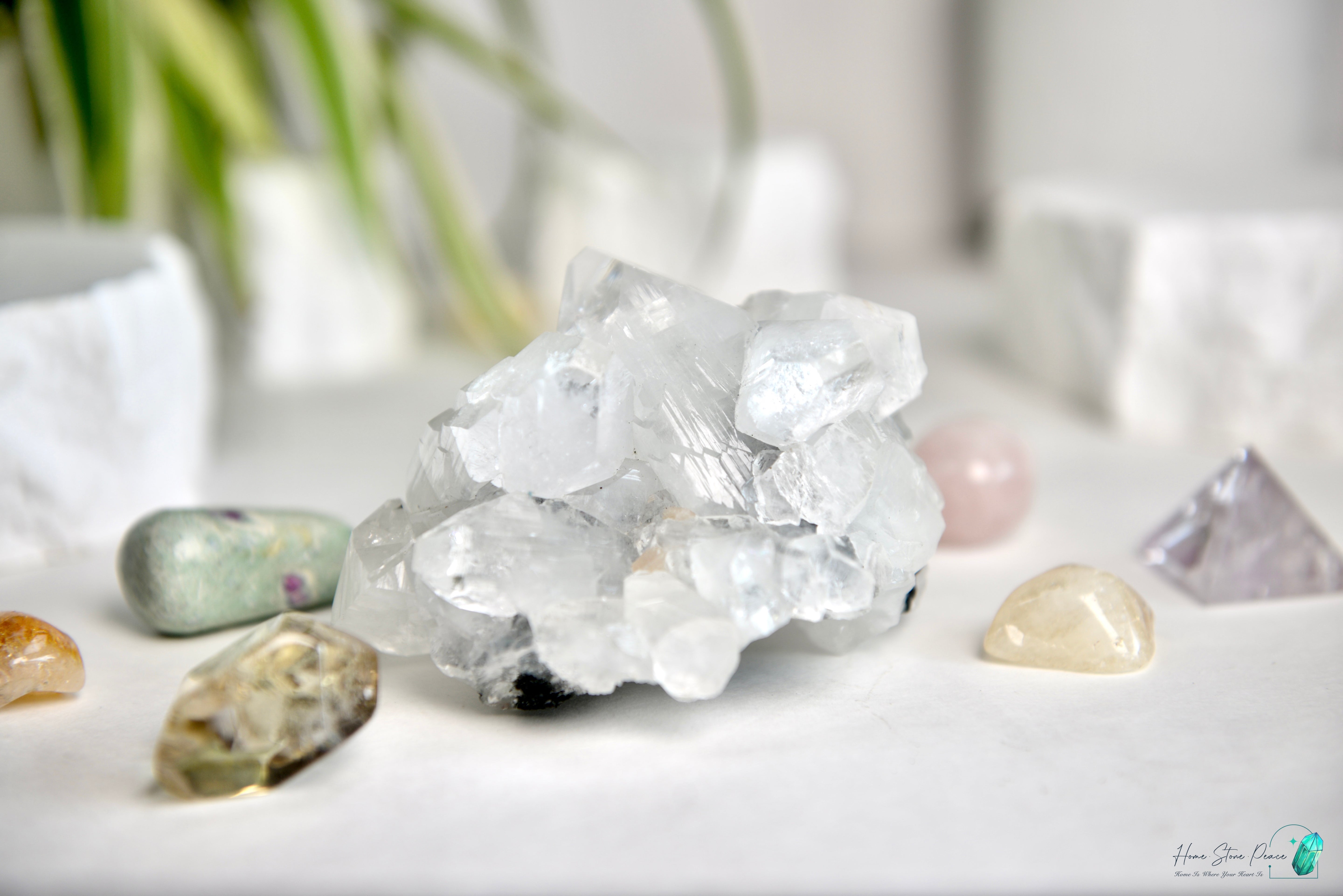 大顆鑽石魚眼石 Diamond Apophyllite Cluster