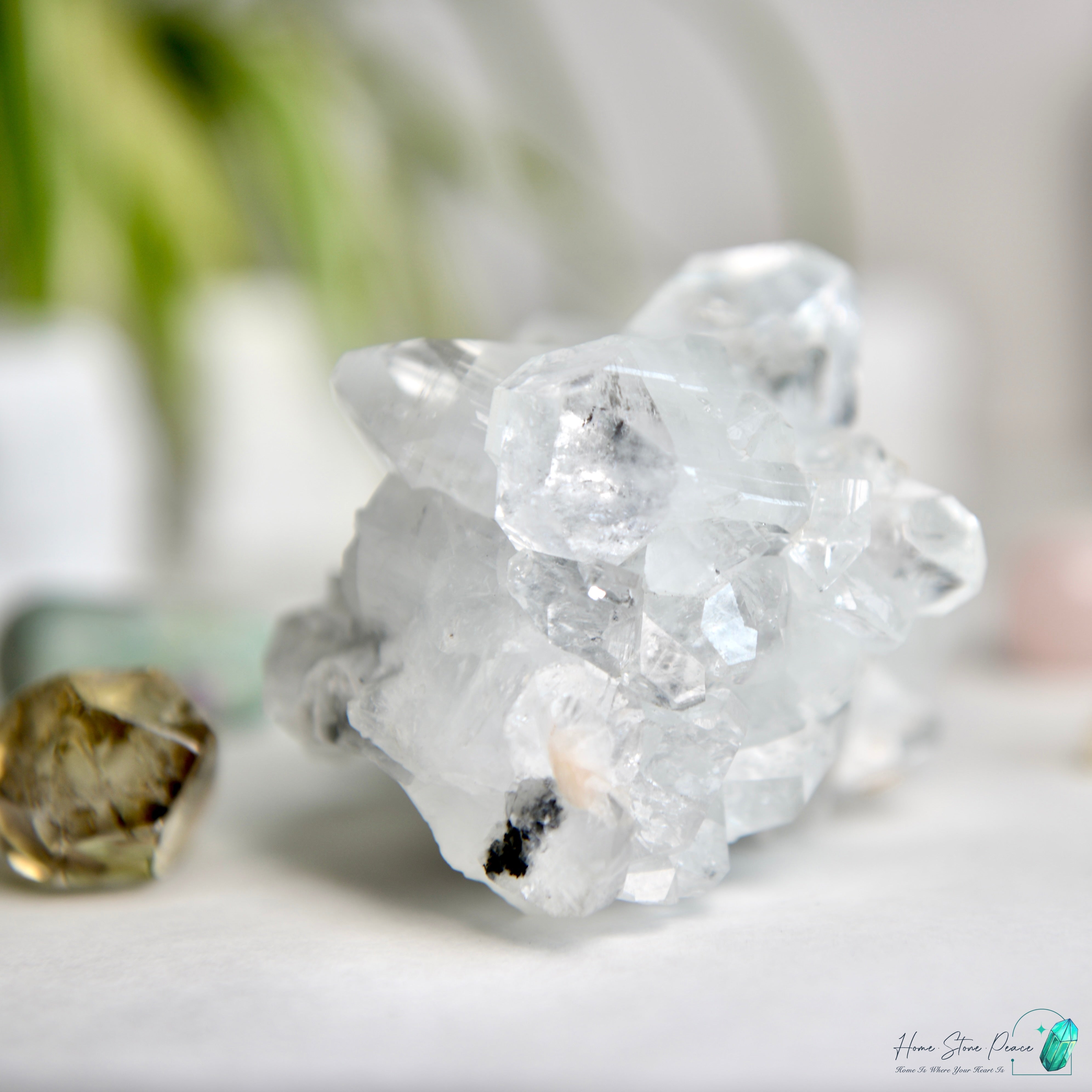 大顆鑽石魚眼石 Diamond Apophyllite Cluster
