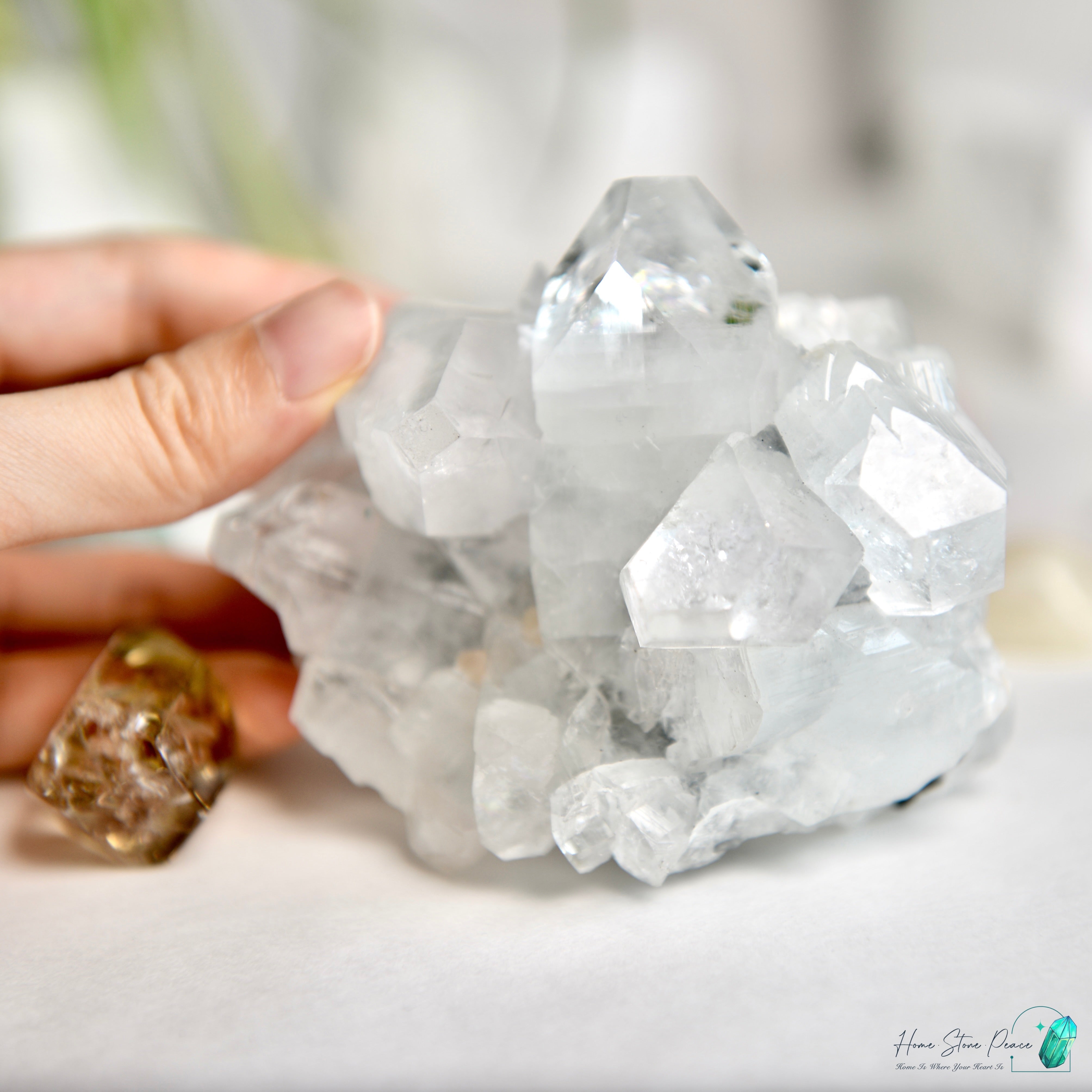大顆鑽石魚眼石 Diamond Apophyllite Cluster