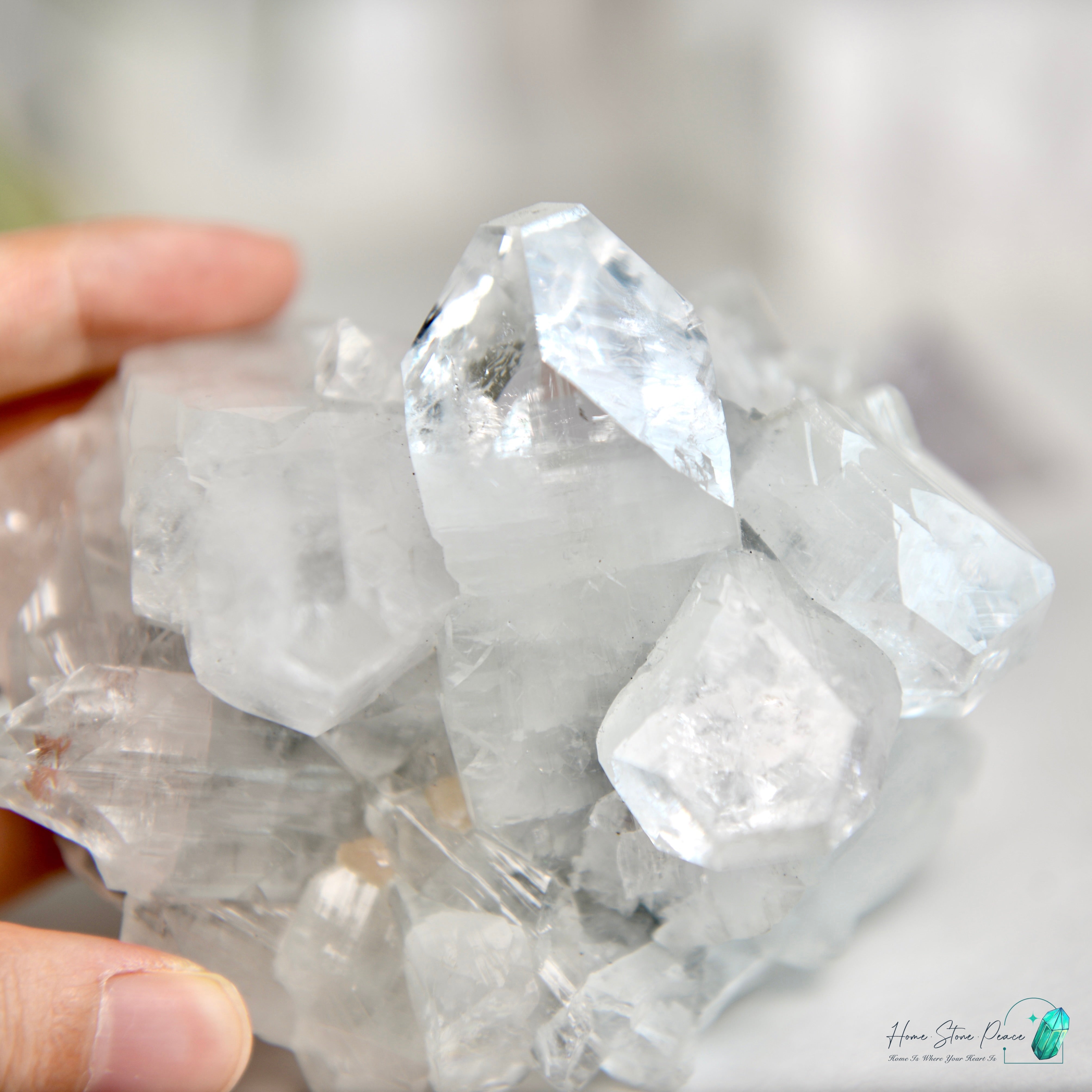 大顆鑽石魚眼石 Diamond Apophyllite Cluster
