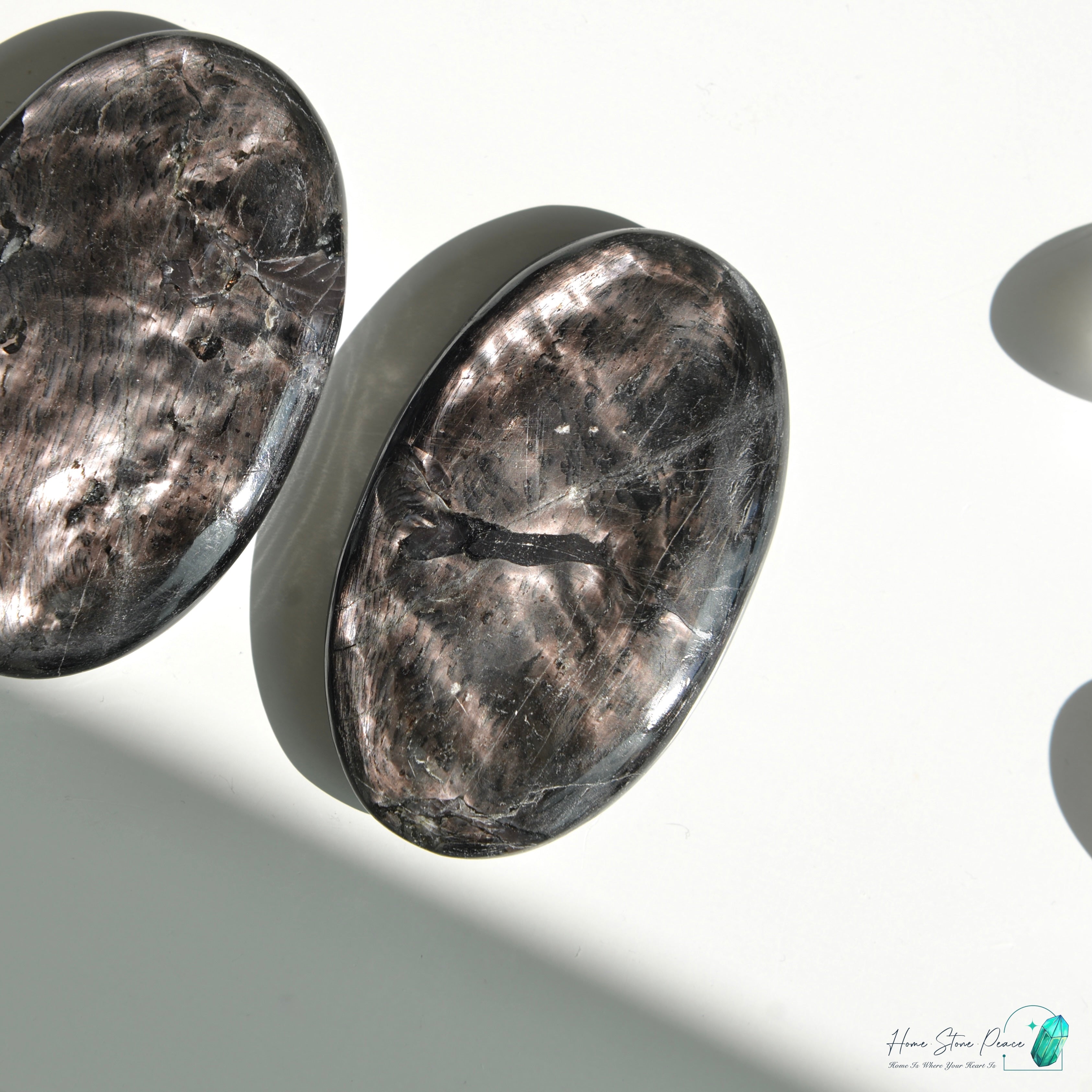 蘇輝石（金運石）手握り石 Hypersthene Palm Stone