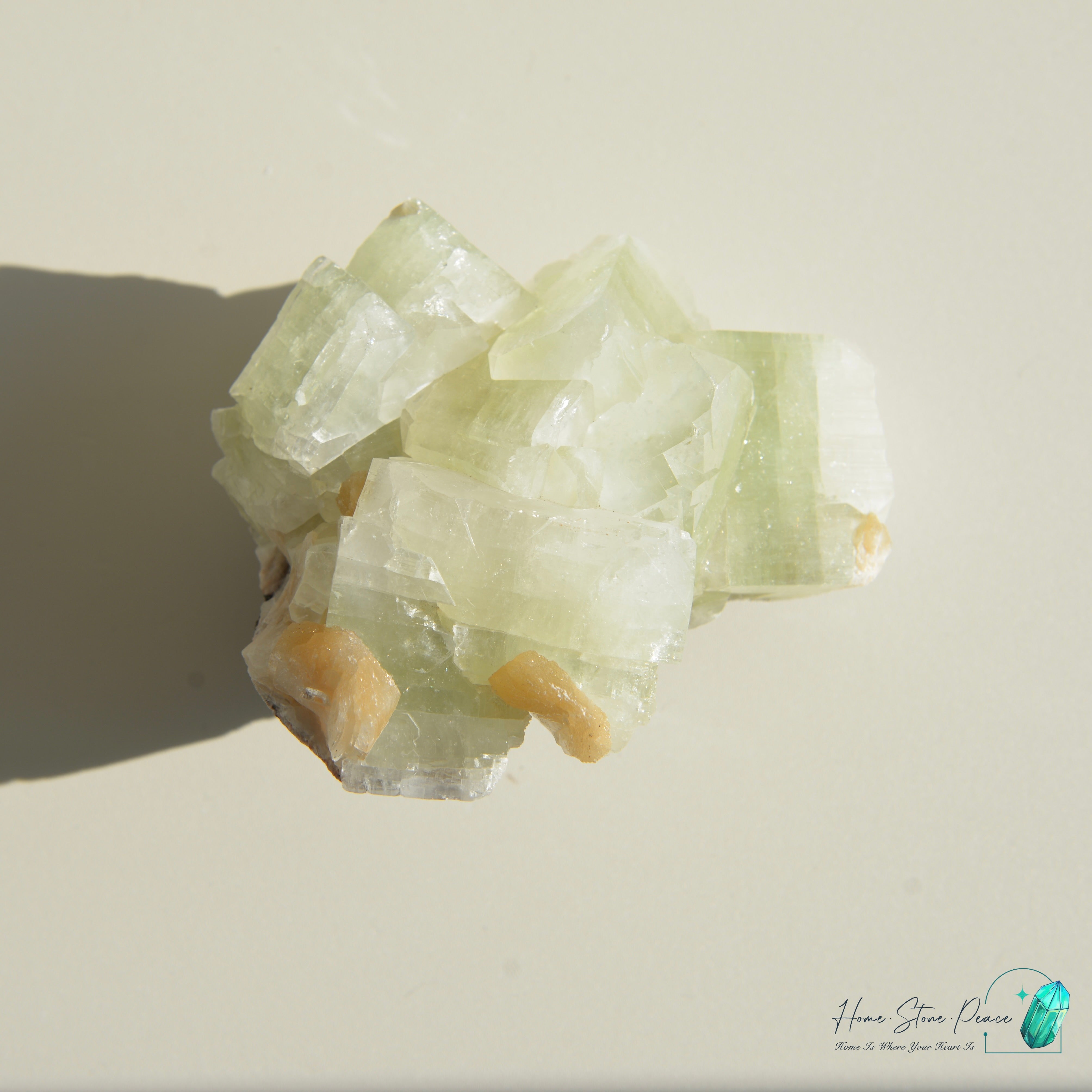 精品印度大顆綠魚眼石橙輝沸石共生原石 Green Apophyllite with Peach Stilbite Cluster