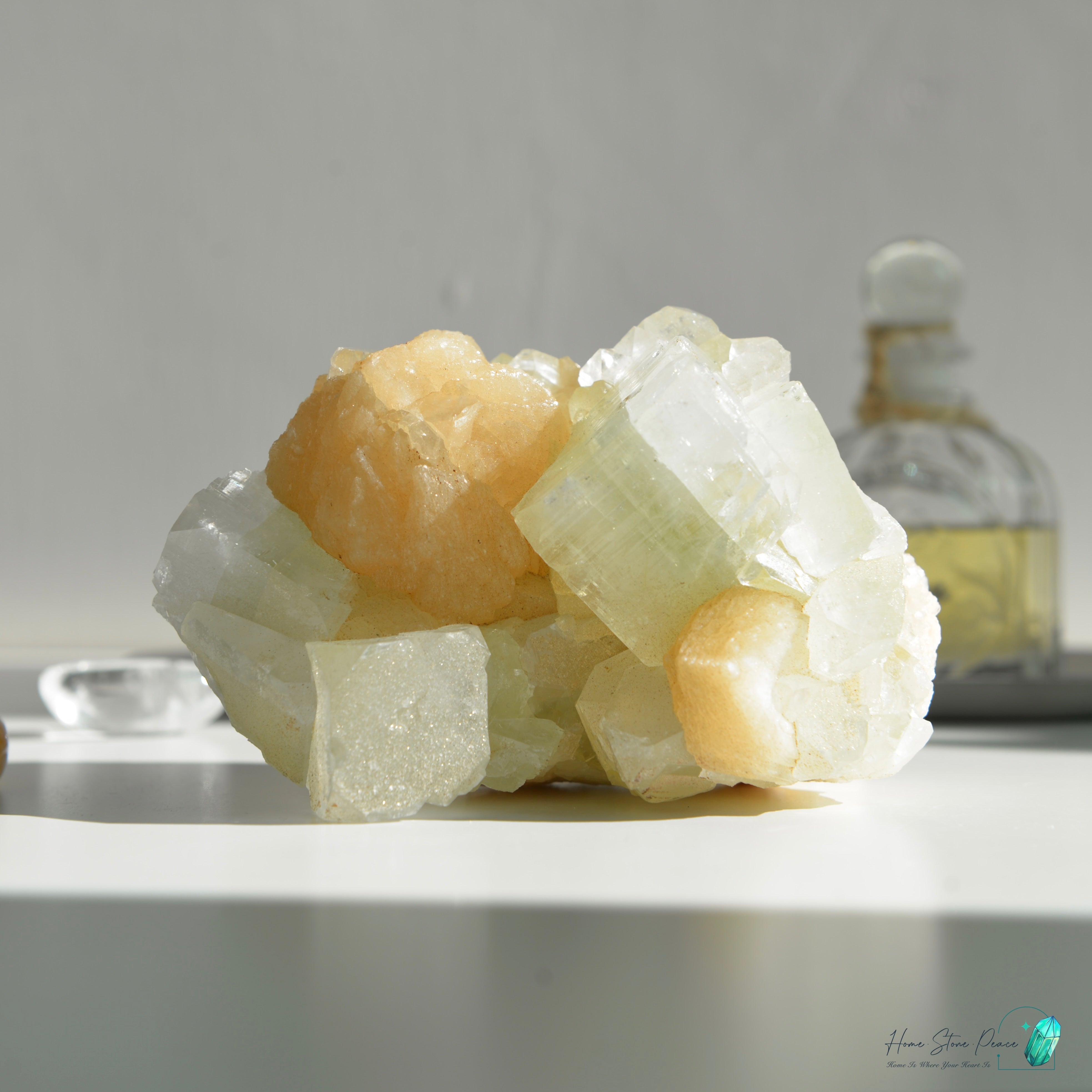 精品印度大顆綠魚眼石橙輝沸石共生原石 Green Apophyllite with Peach Stilbite Cluster
