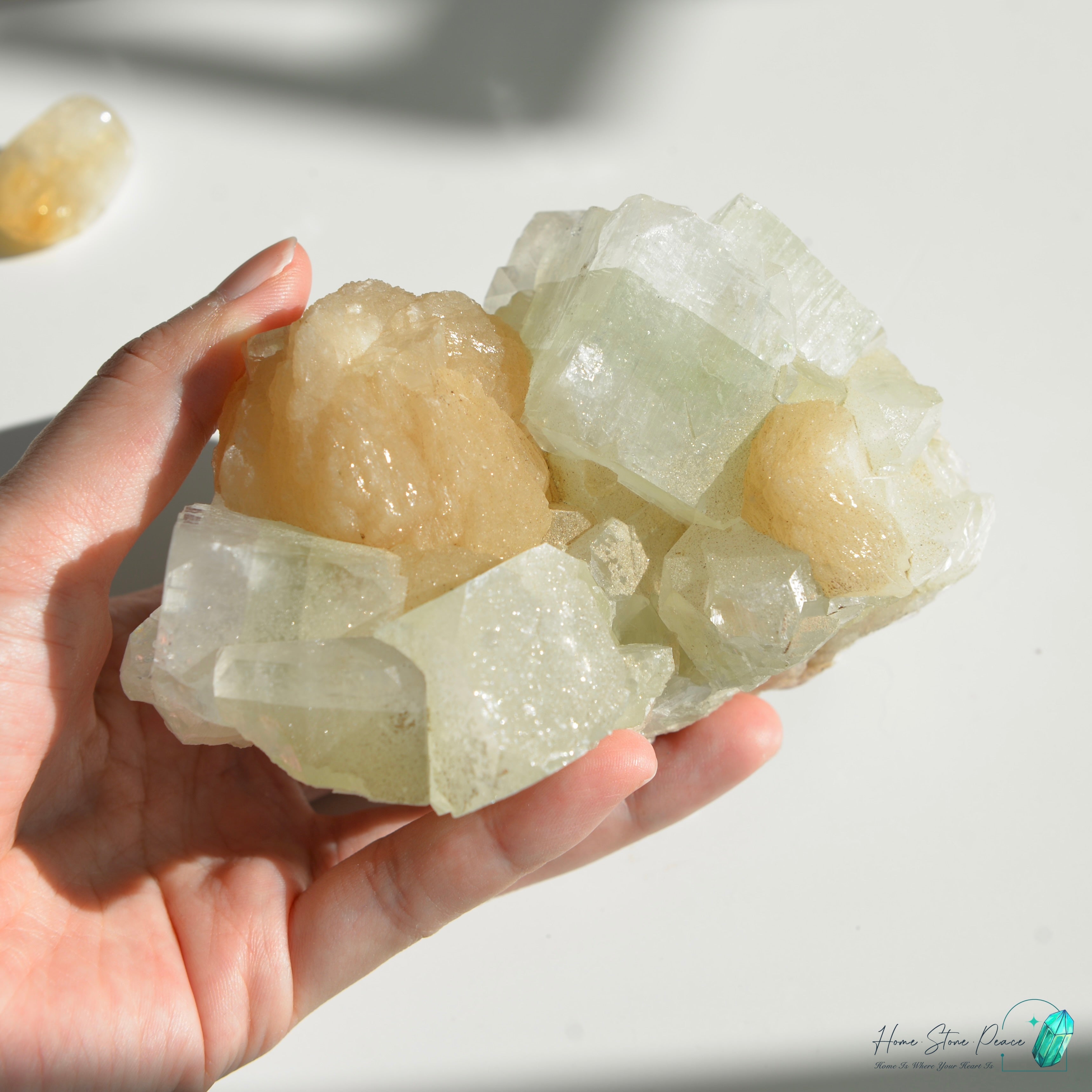 精品印度大顆綠魚眼石橙輝沸石共生原石 Green Apophyllite with Peach Stilbite Cluster