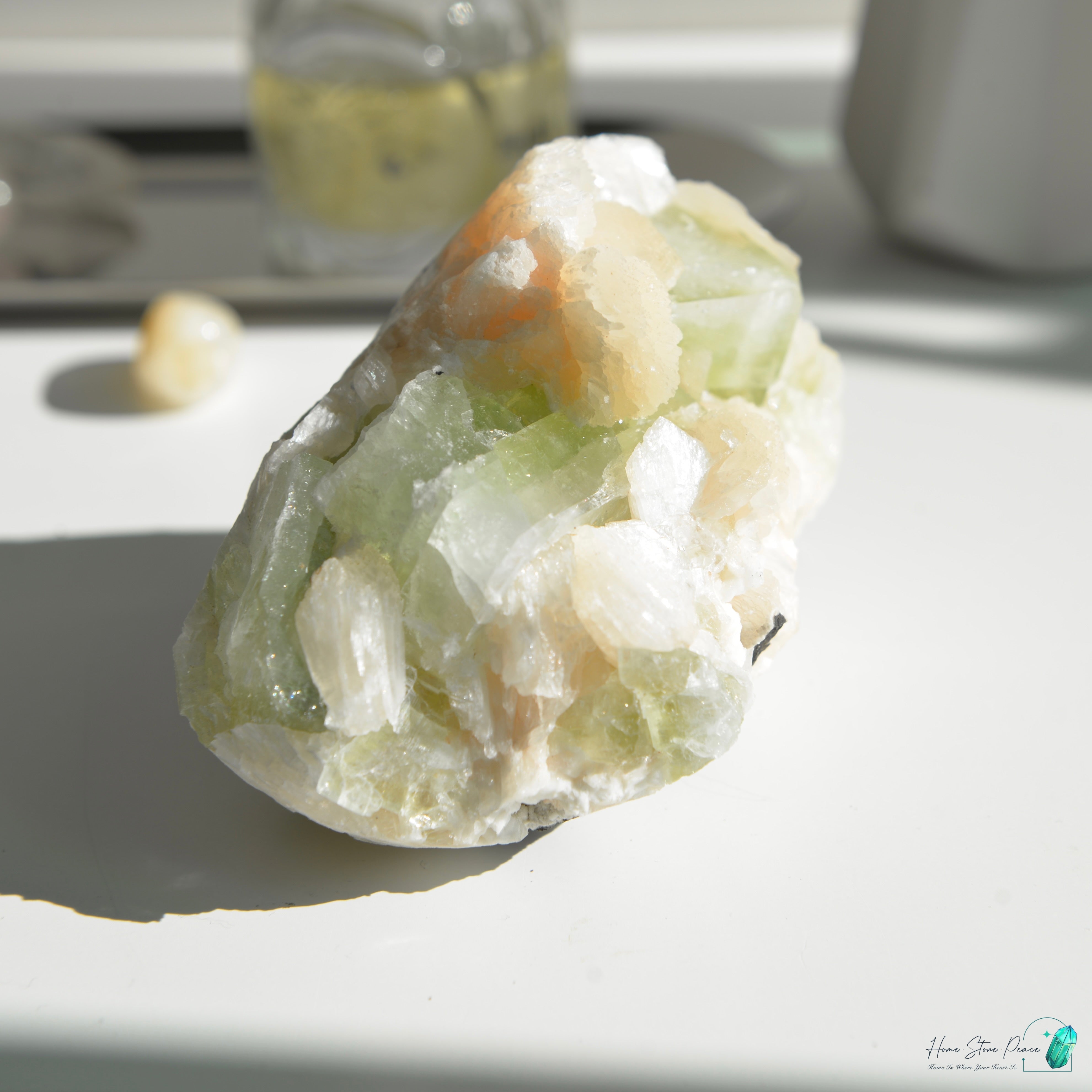 精品印度大顆綠魚眼石橙輝沸石共生原石 Green Apophyllite with Peach Stilbite Cluster